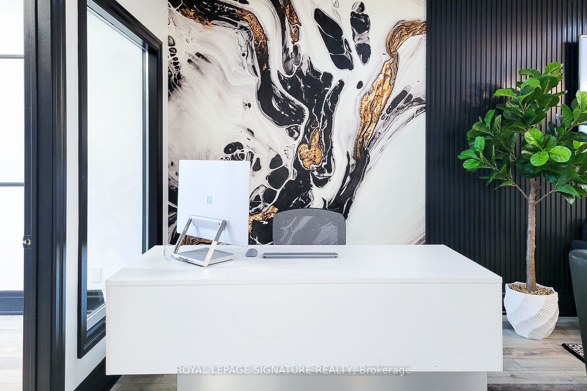 414 N Service Rd E Property Photo 15