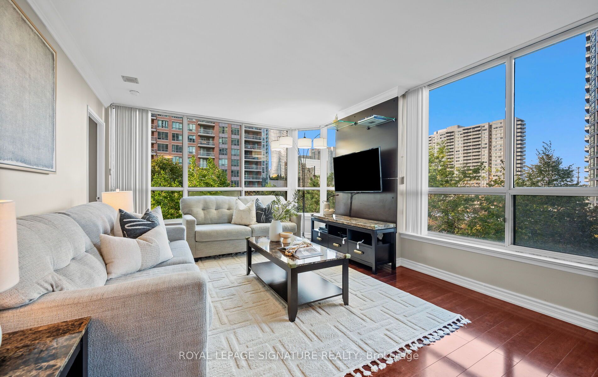 55 Elm Drive W 405 Property Photo 2