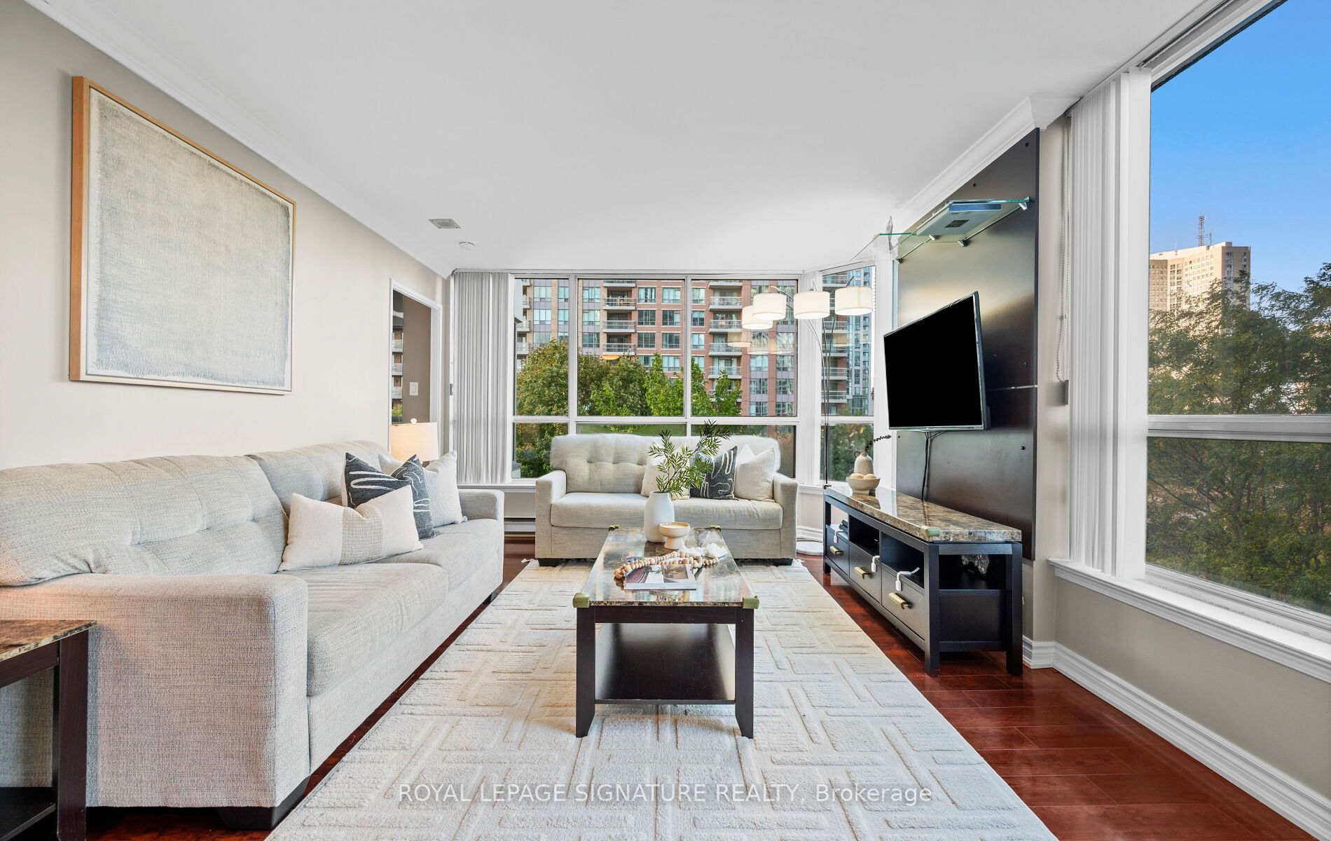 55 Elm Drive W 405 Property Photo 3