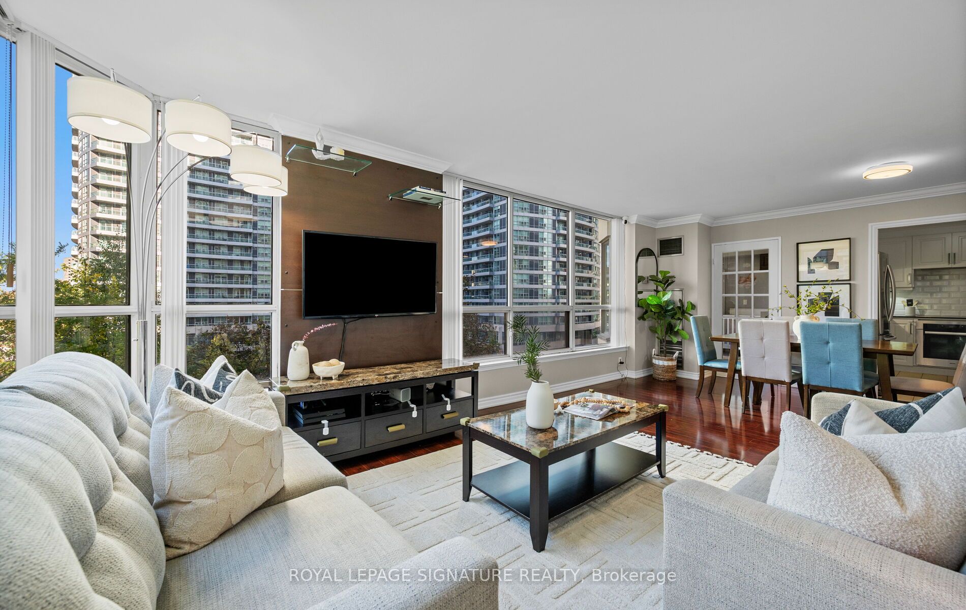 55 Elm Drive W 405 Property Photo 4