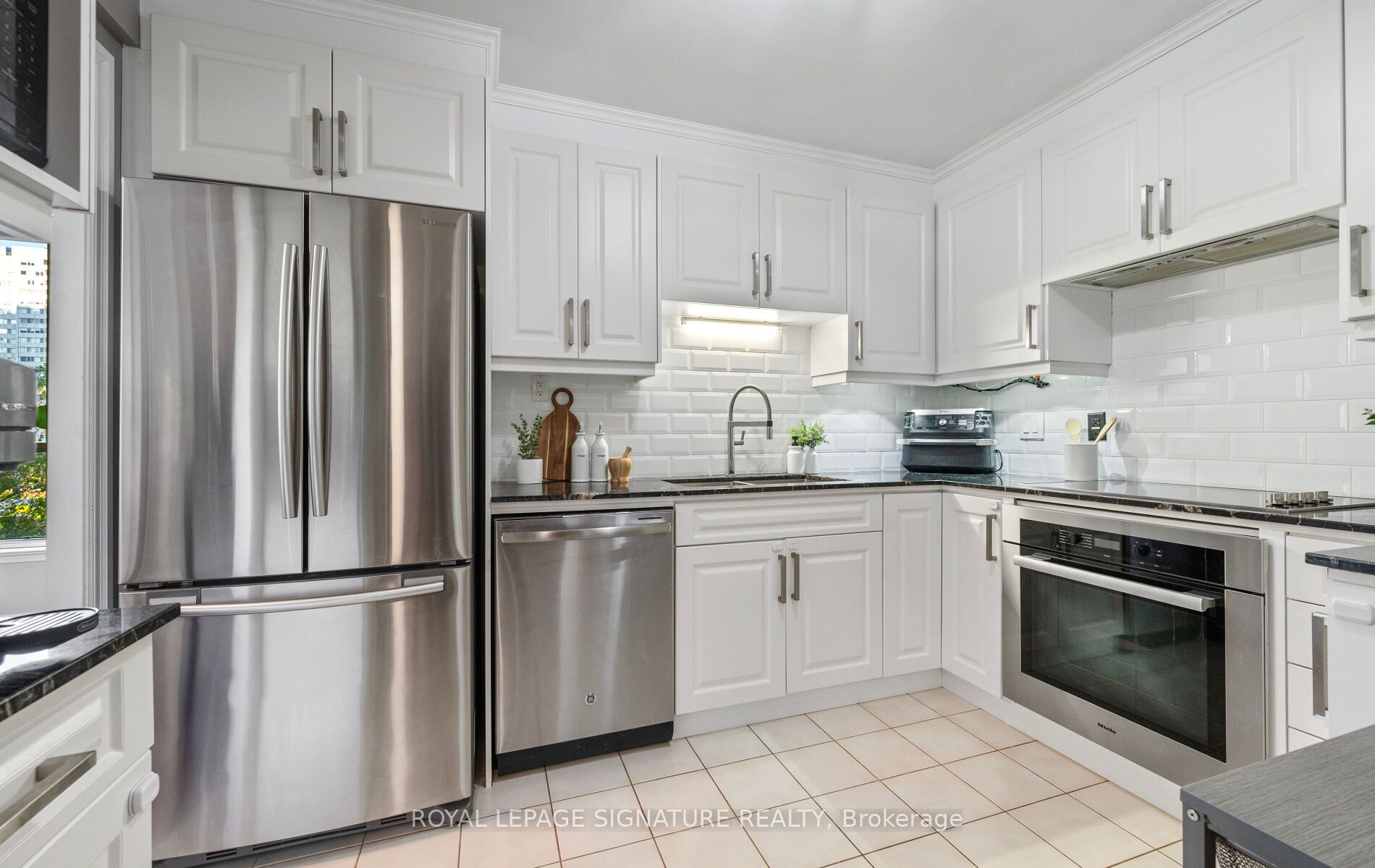 55 Elm Drive W 405 Property Photo 12