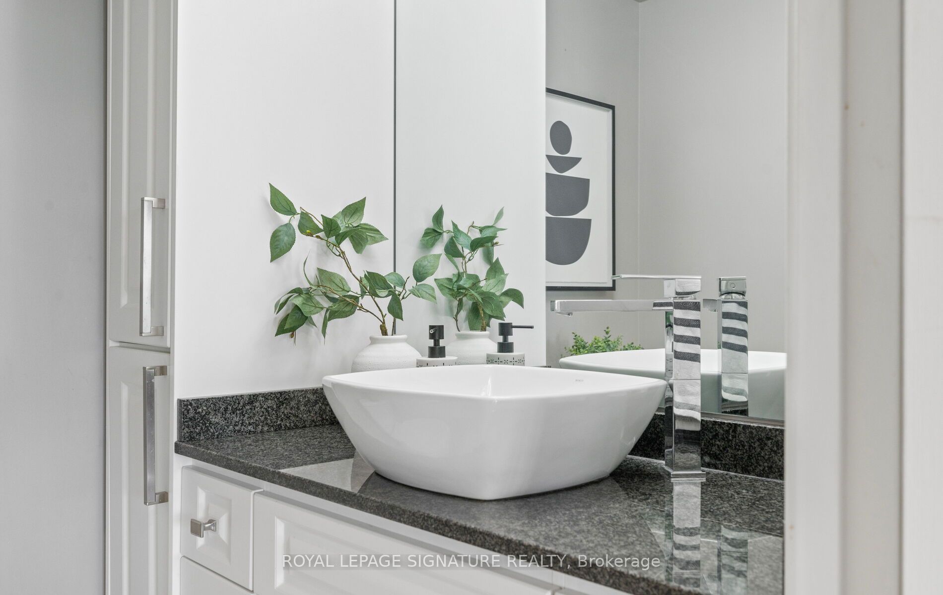 55 Elm Drive W 405 Property Photo 27