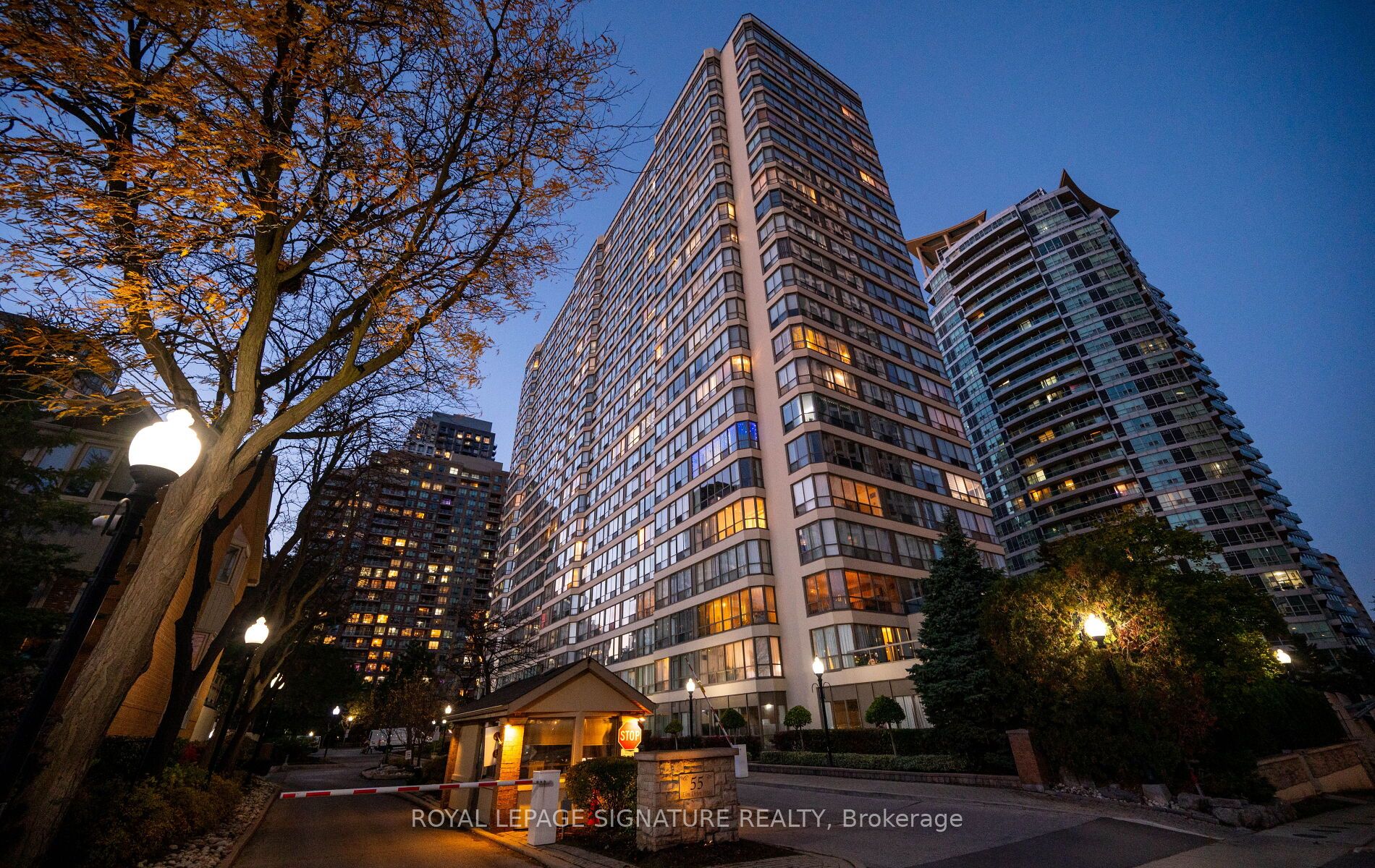 55 Elm Drive W 405 Property Photo 31