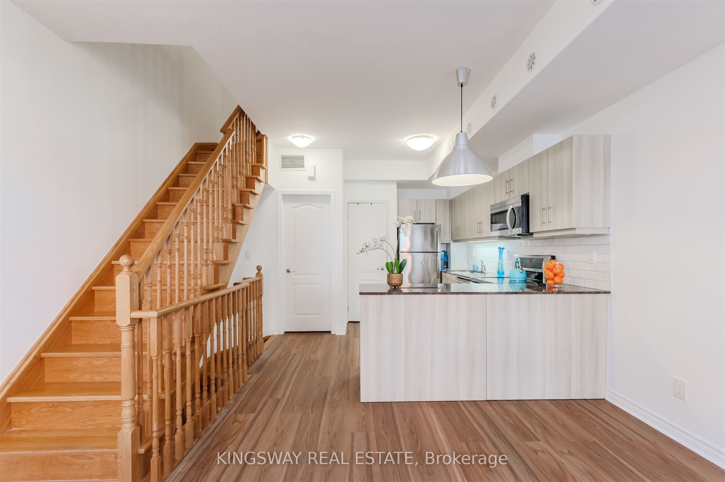 68 Winston Park Boulevard 50 Property Photo 7