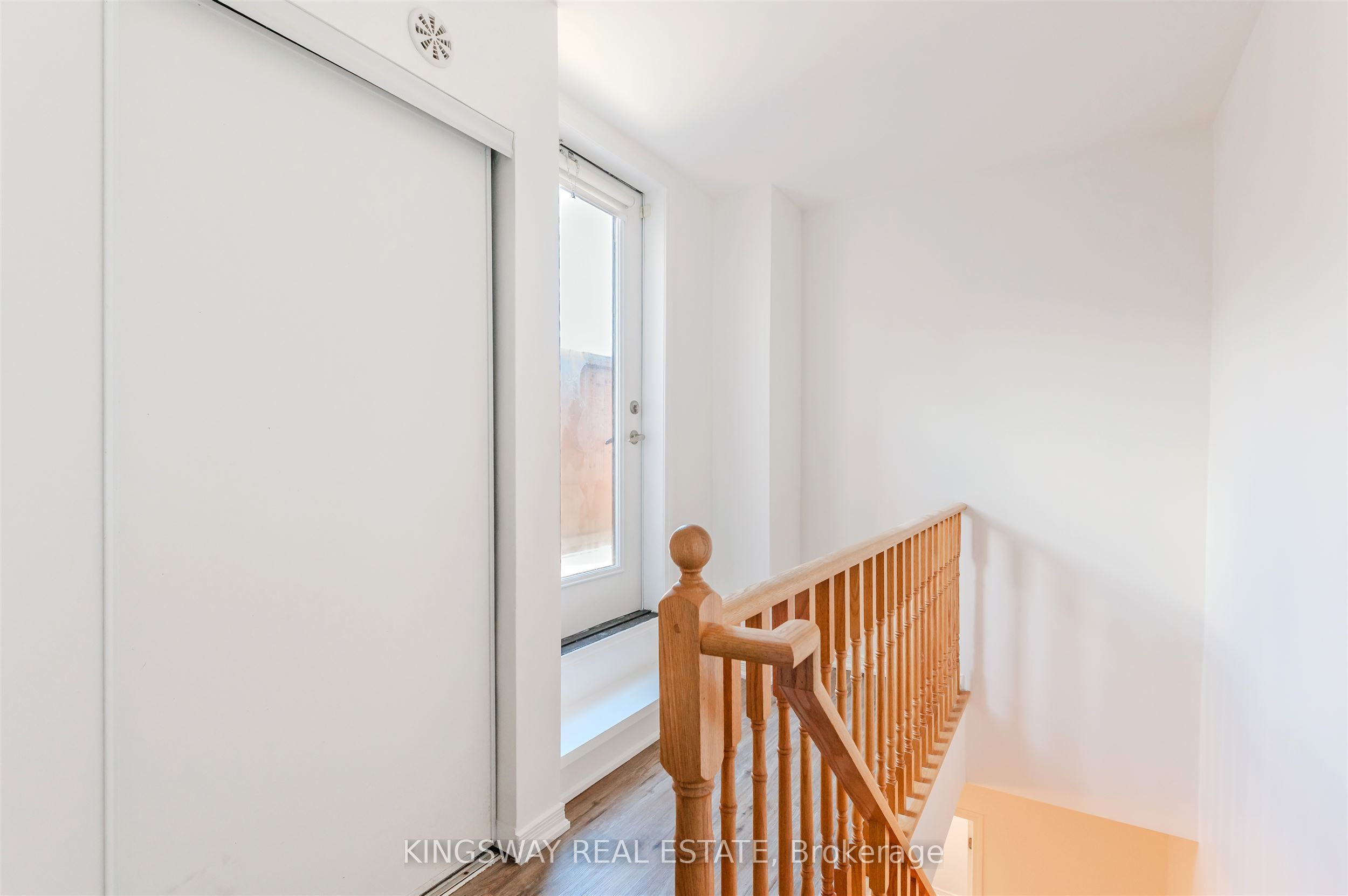 68 Winston Park Boulevard 50 Property Photo 13