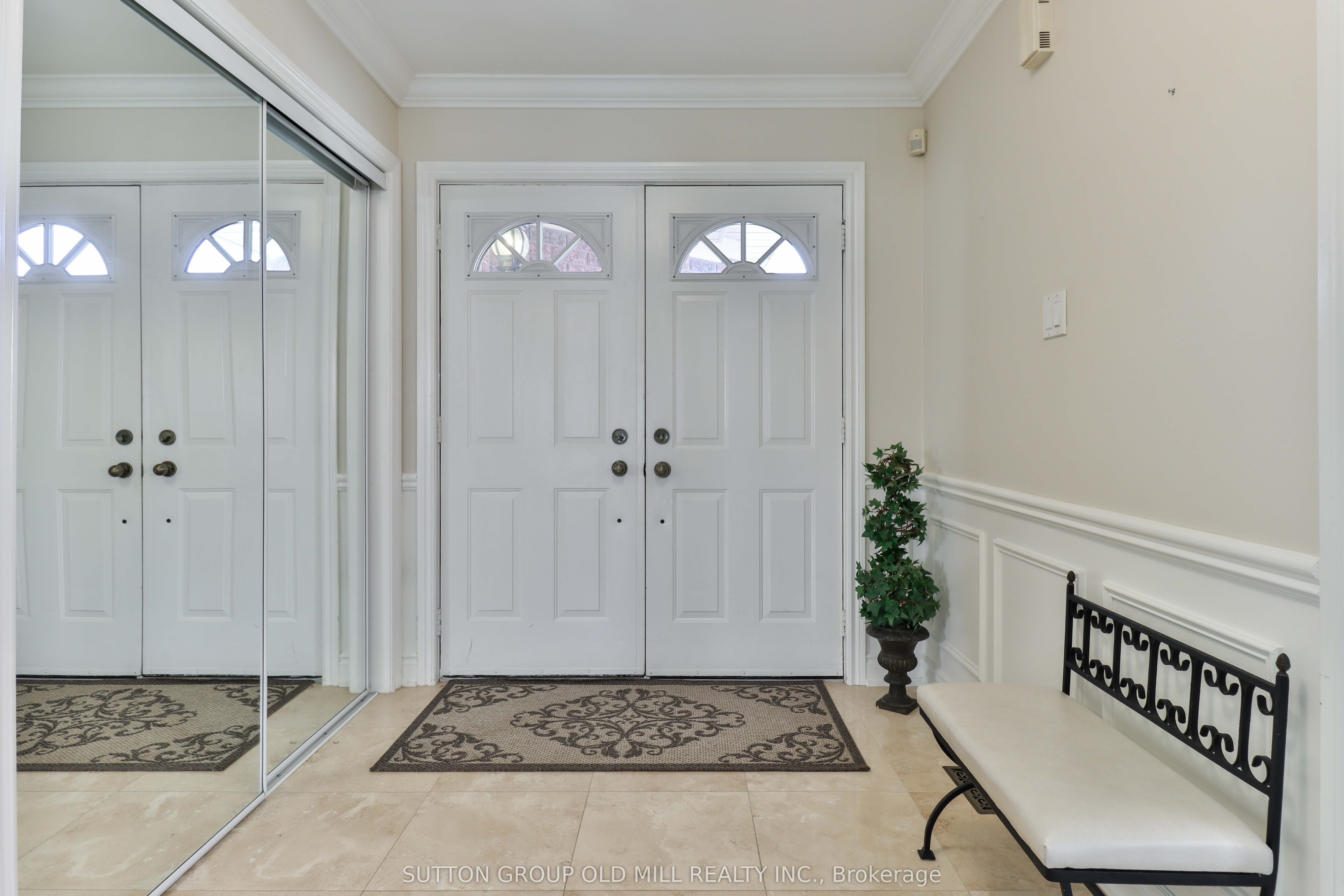 6835 Forest Park Drive Property Photo 3