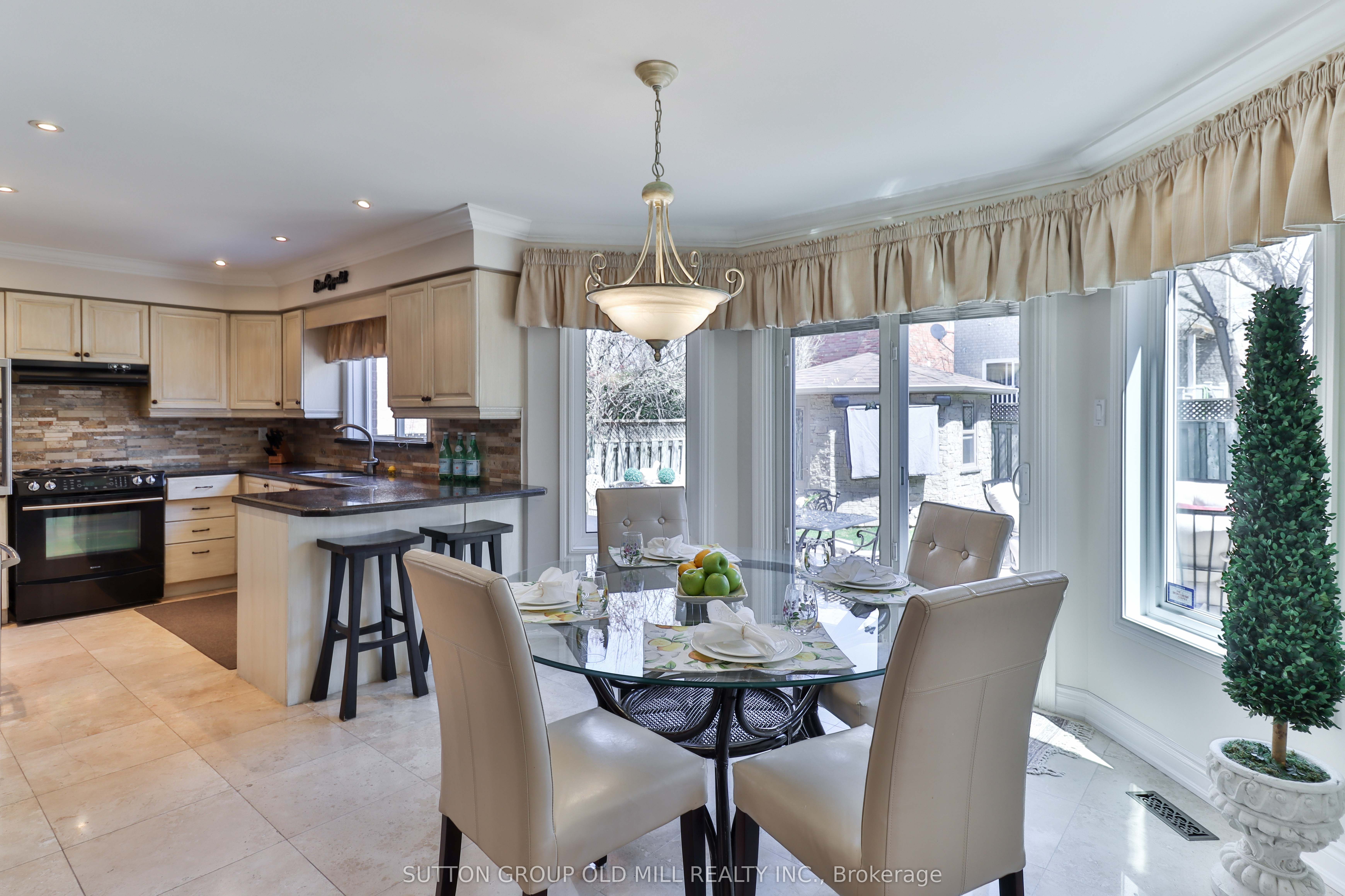 6835 Forest Park Drive Property Photo 8