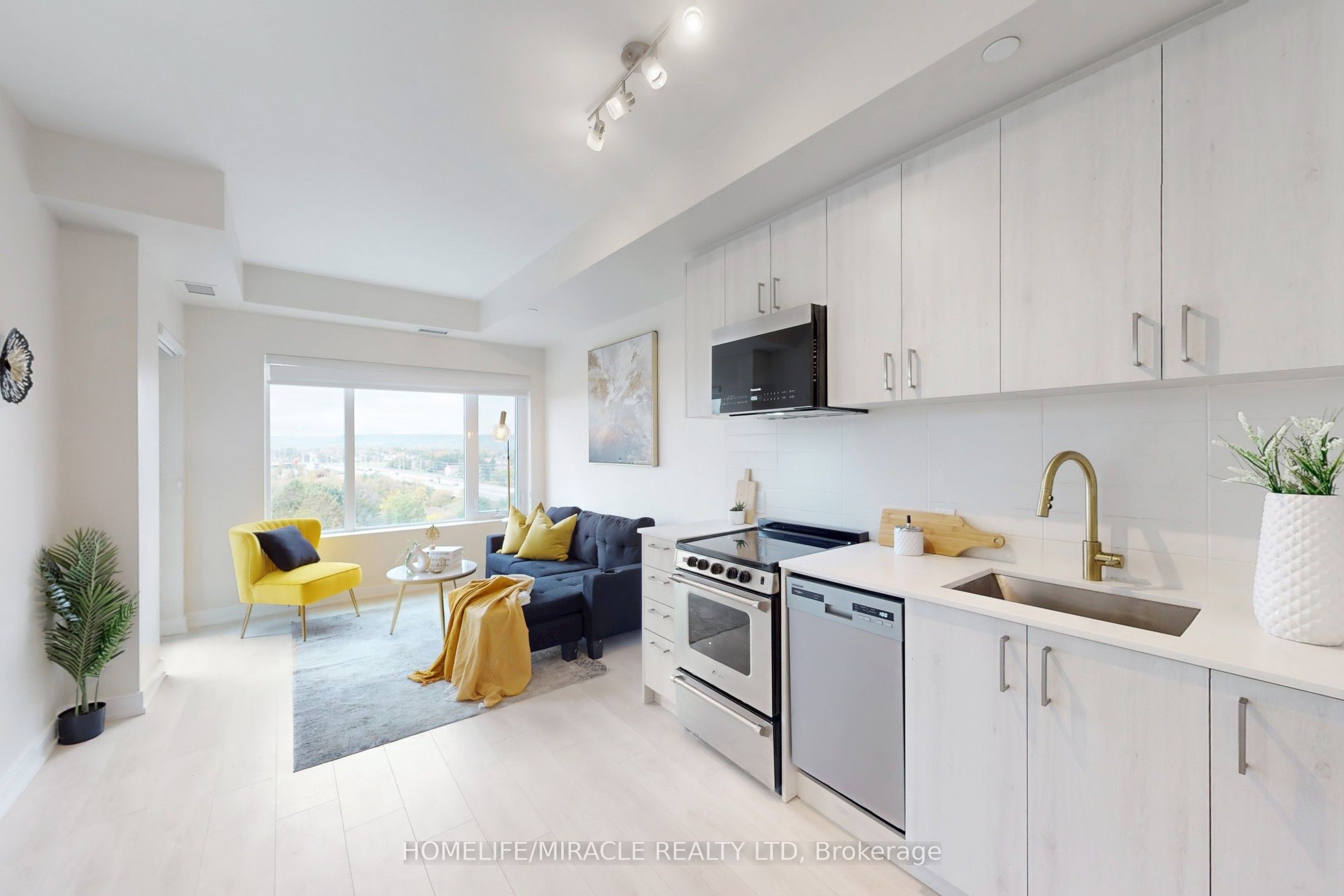 8010 Derry Road 604 Property Photo 8