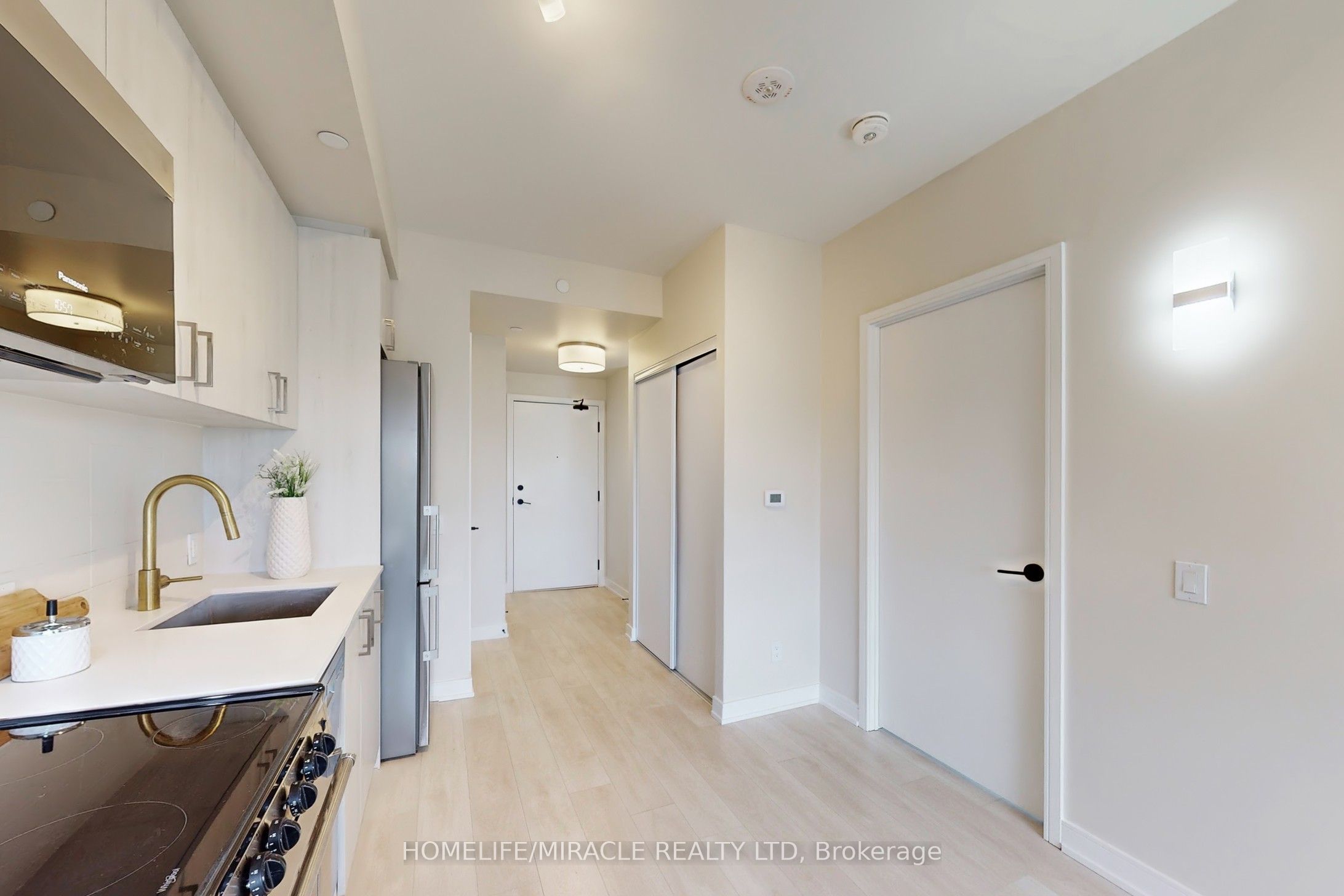 8010 Derry Road 604 Property Photo 17