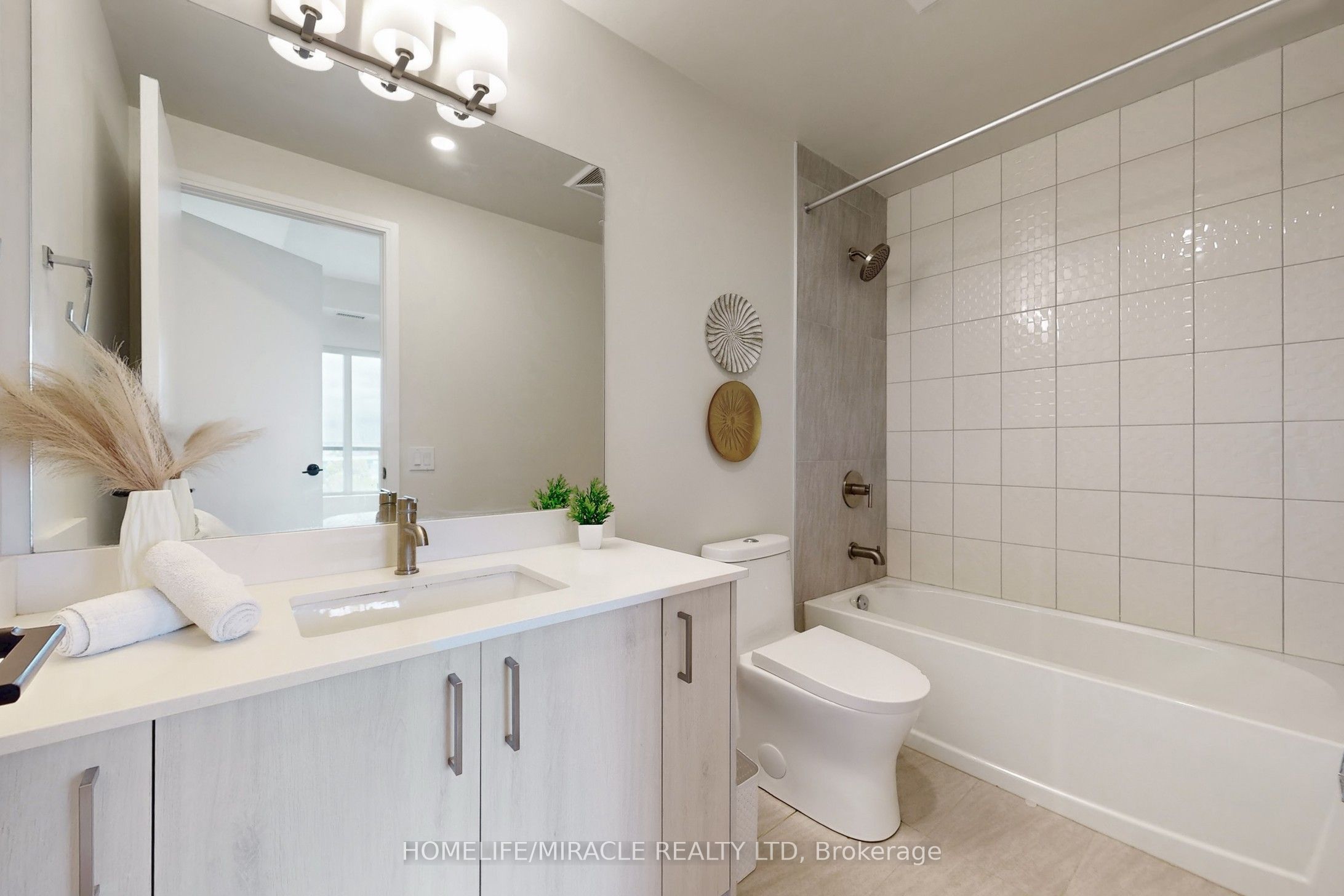 8010 Derry Road 604 Property Photo 20