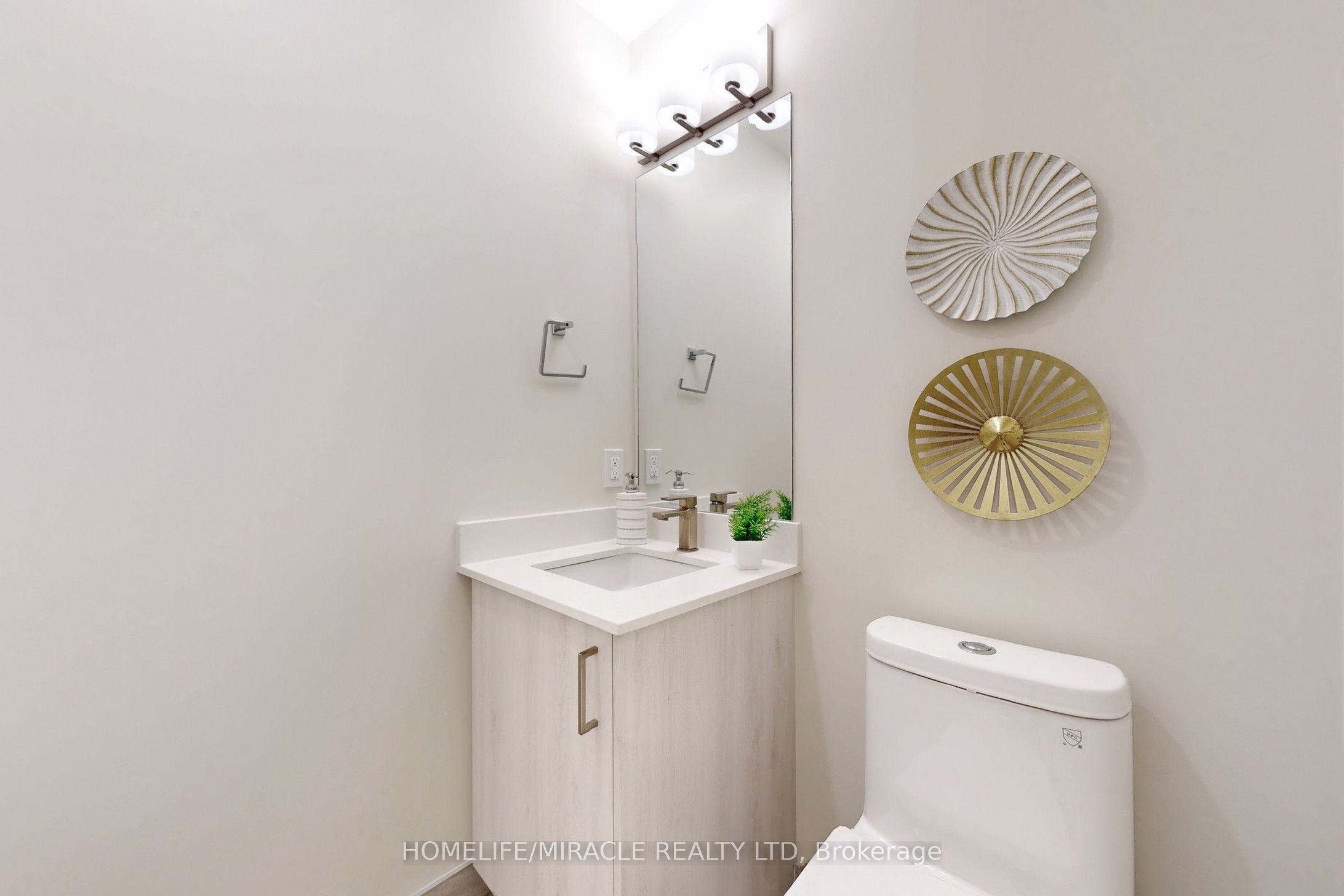 8010 Derry Road 604 Property Photo 25