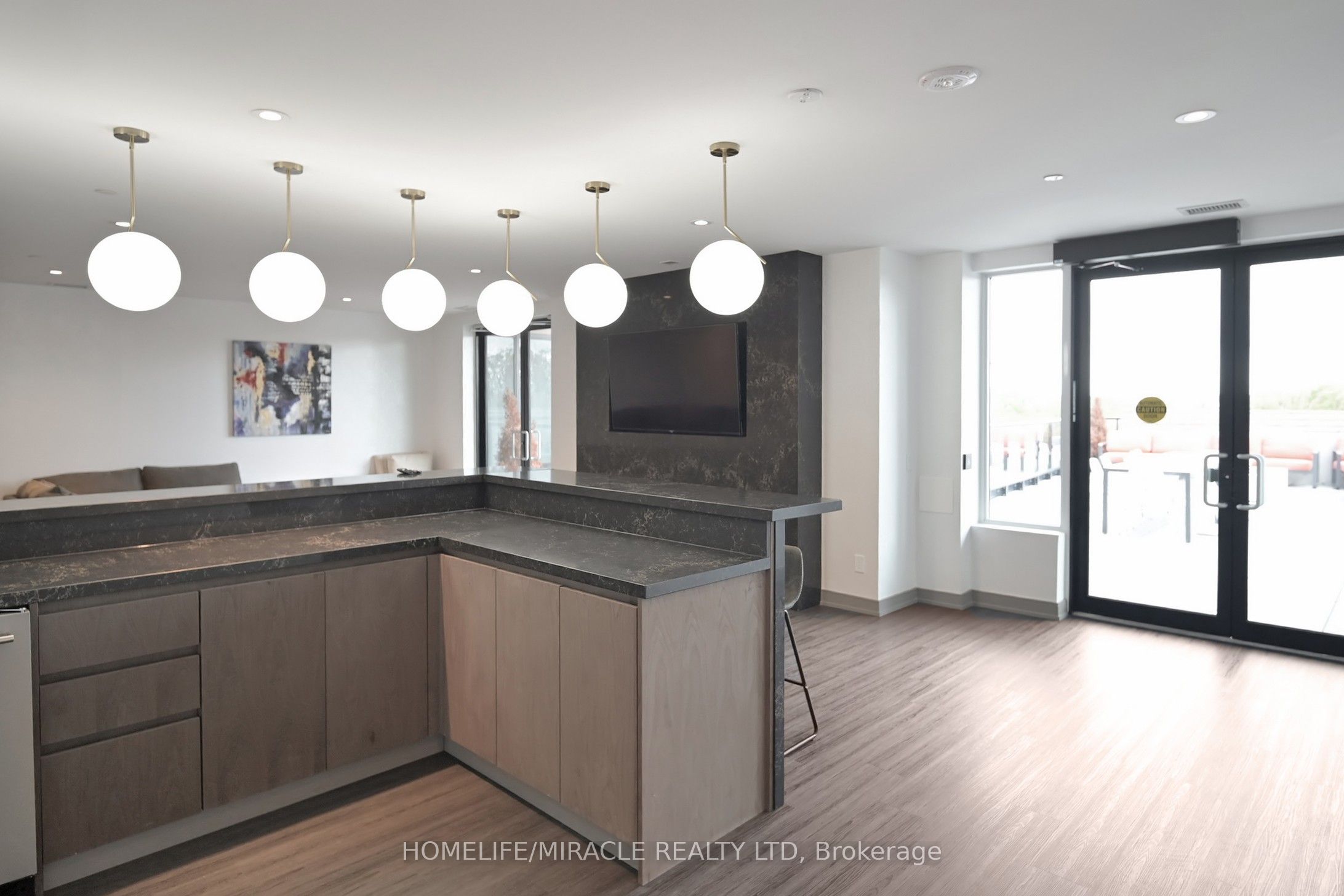 8010 Derry Road 604 Property Photo 37