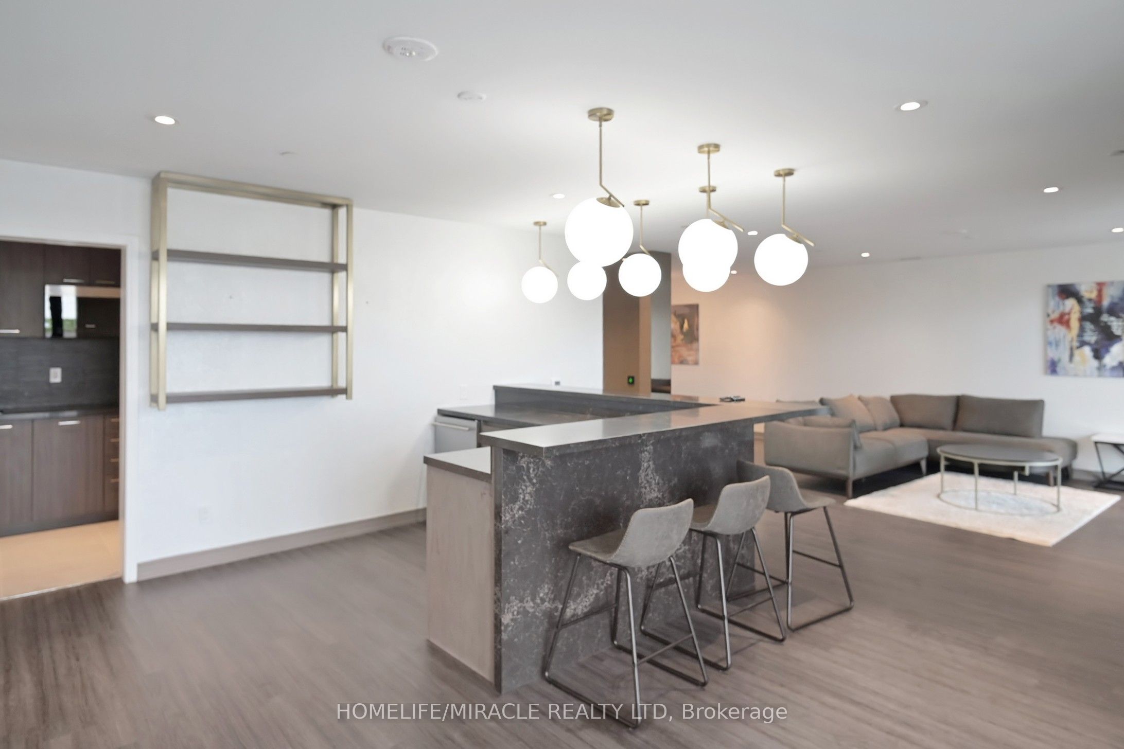 8010 Derry Road 604 Property Photo 38