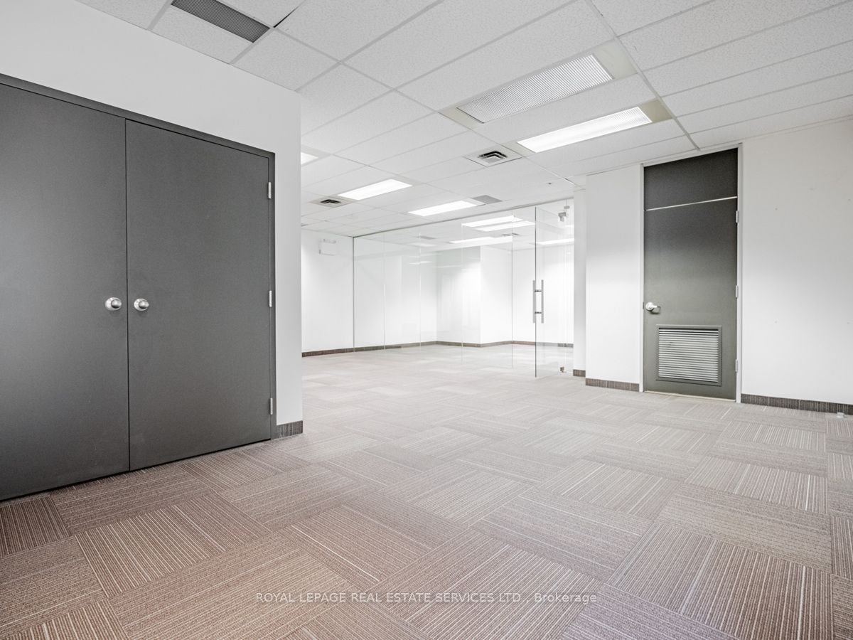 2180 Meadowvale Boulevard 200a Property Photo 3
