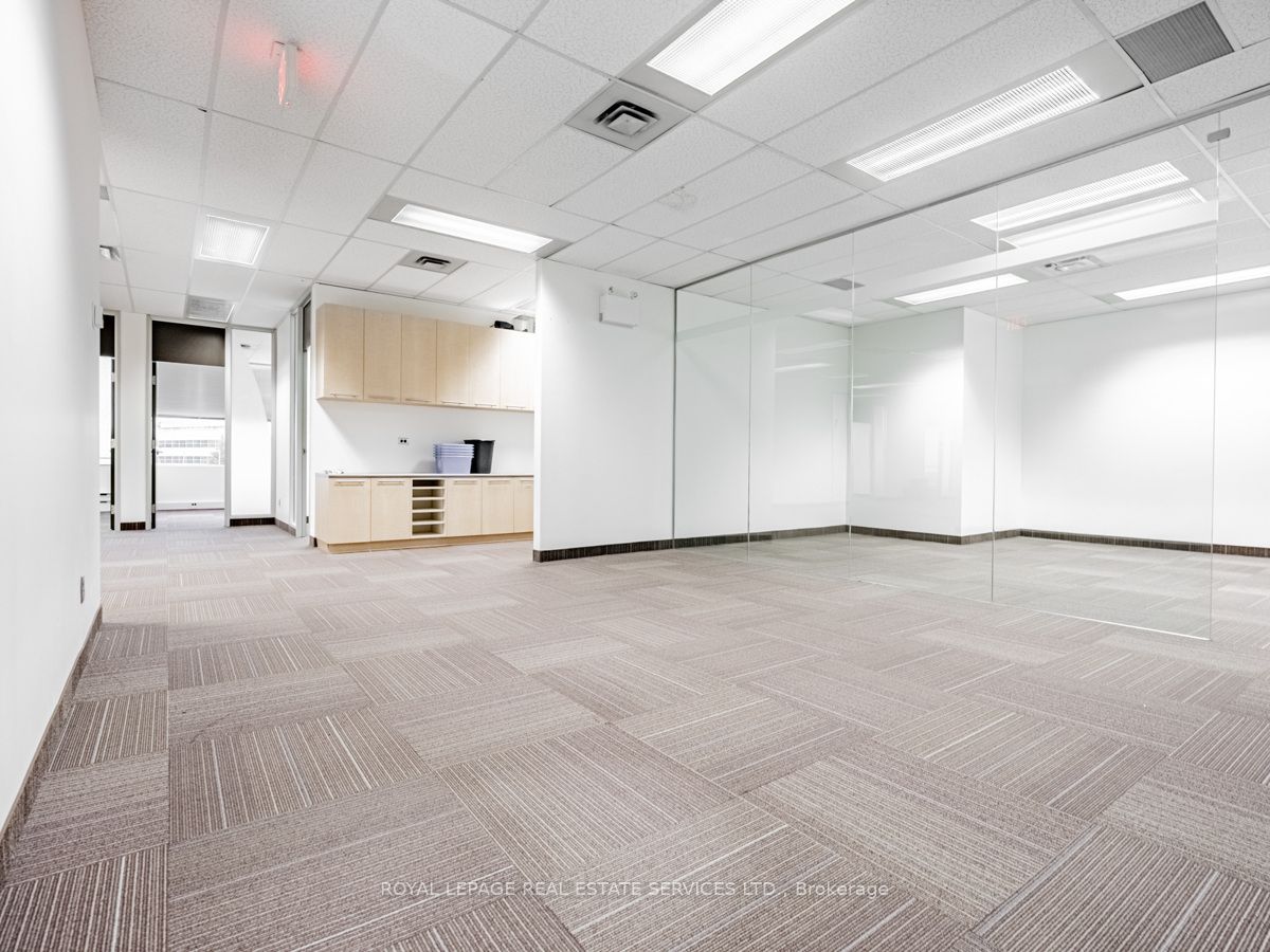 2180 Meadowvale Boulevard 200a Property Photo 5