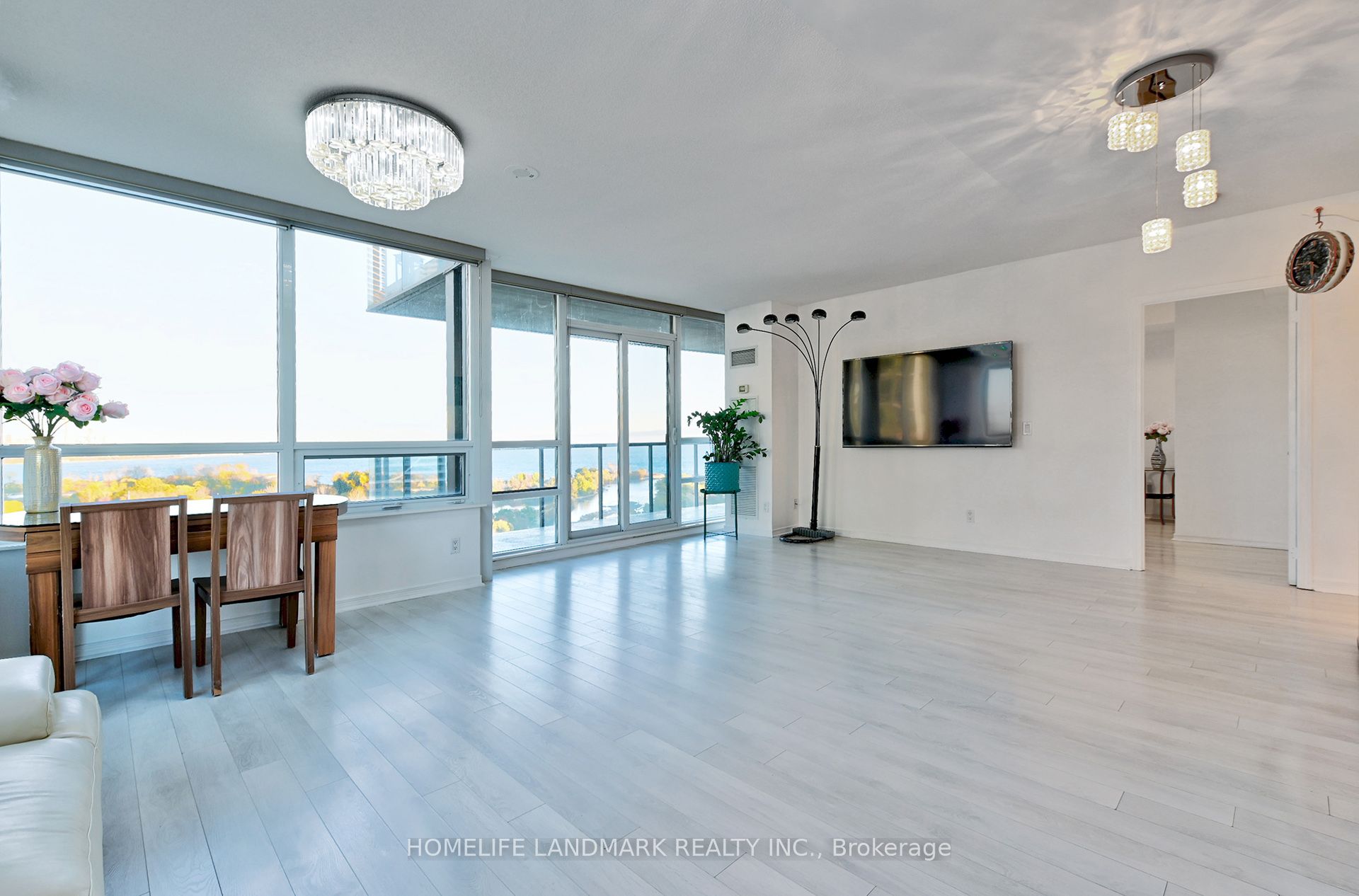 2230 Lakeshore Boulevard W 1206 Property Photo 11