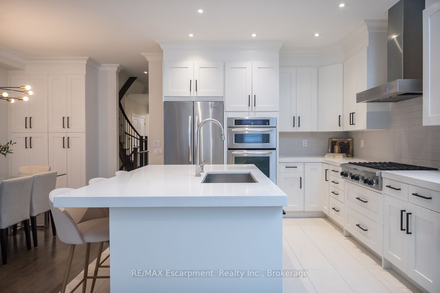 2334 Wuthering Heights Way Property Photo 14