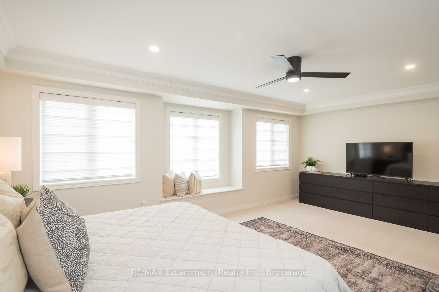 2334 Wuthering Heights Way Property Photo 29