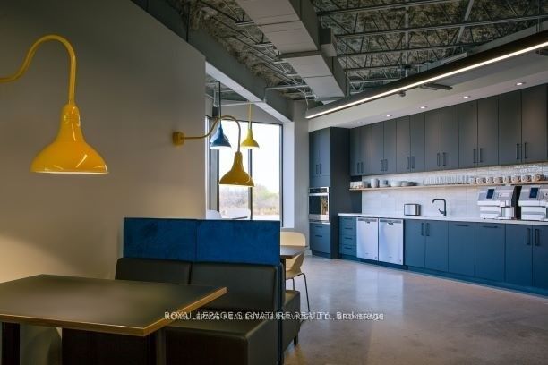 2115 S Service Rd W Property Photo 5