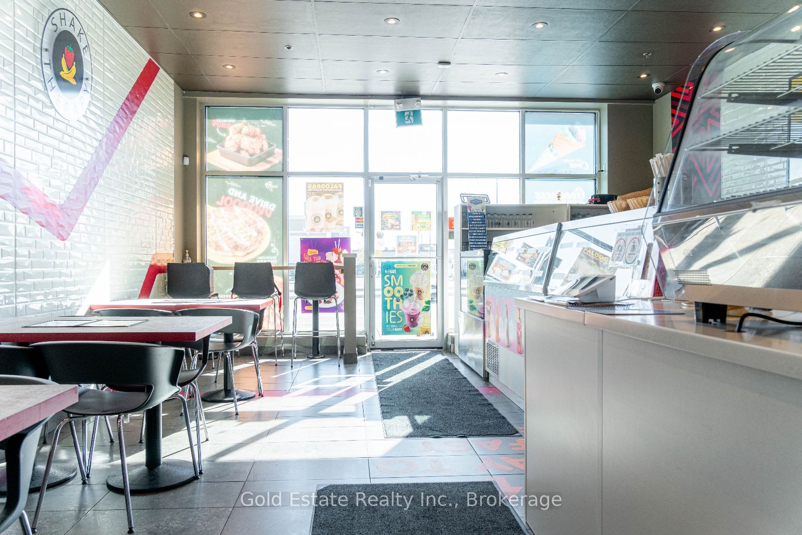 5077 Dixie Rd Property Photo 3