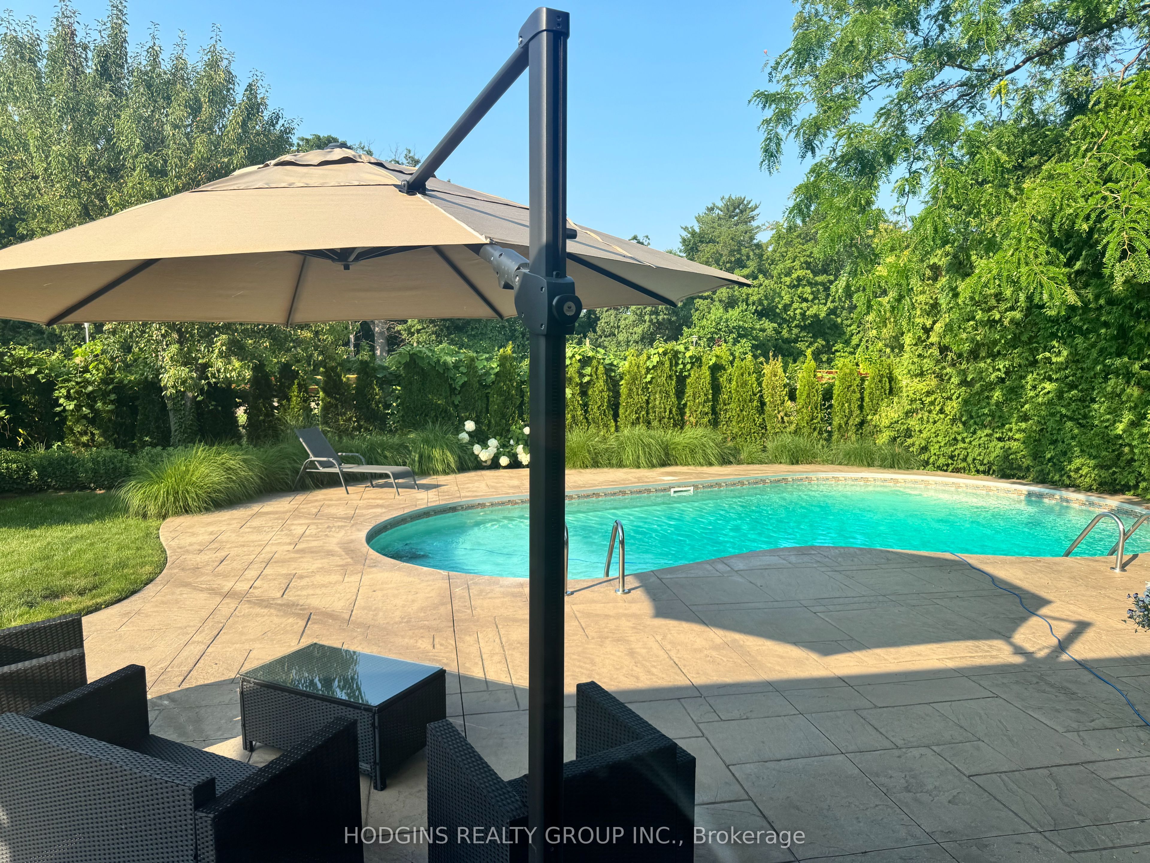 1726 Sherwood Forrest Circle Property Photo 3