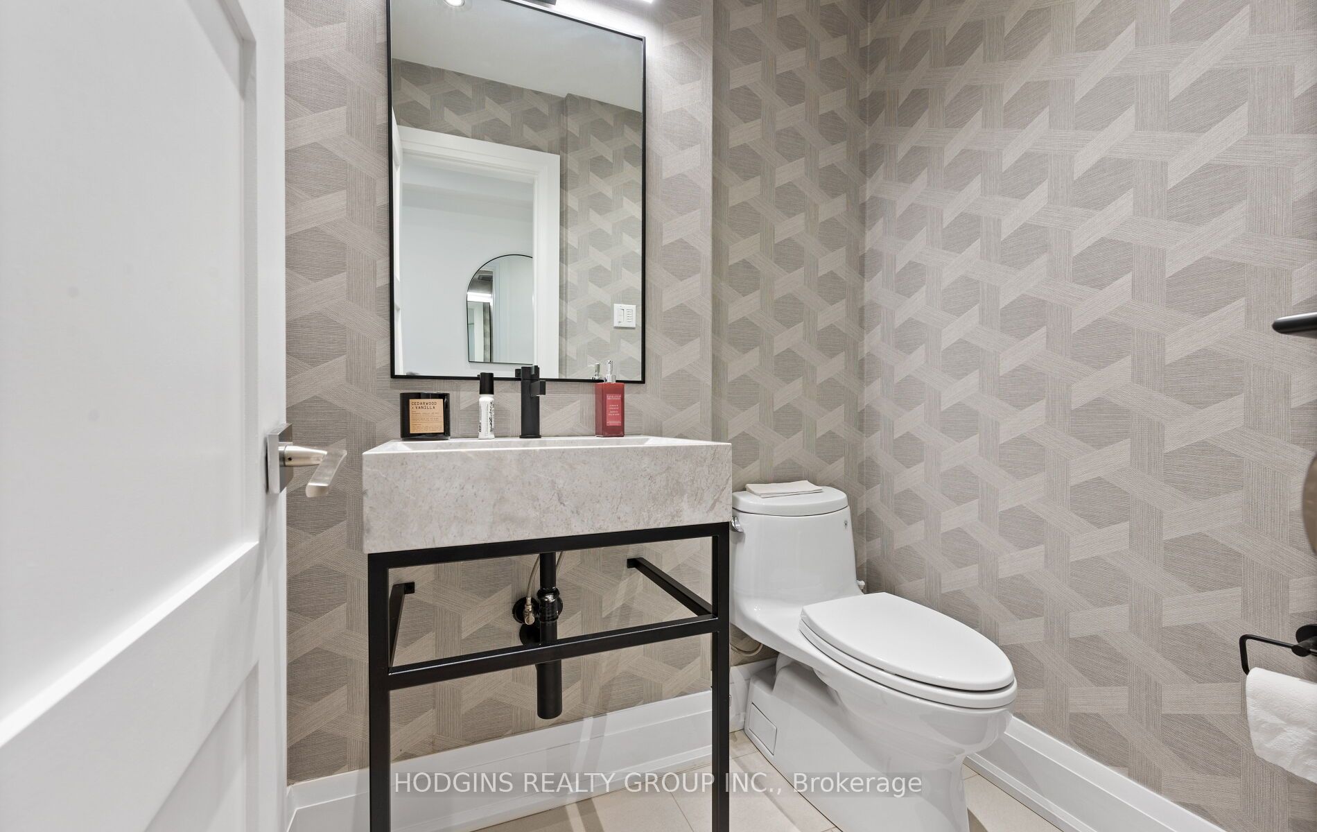 1726 Sherwood Forrest Circle Property Photo 25