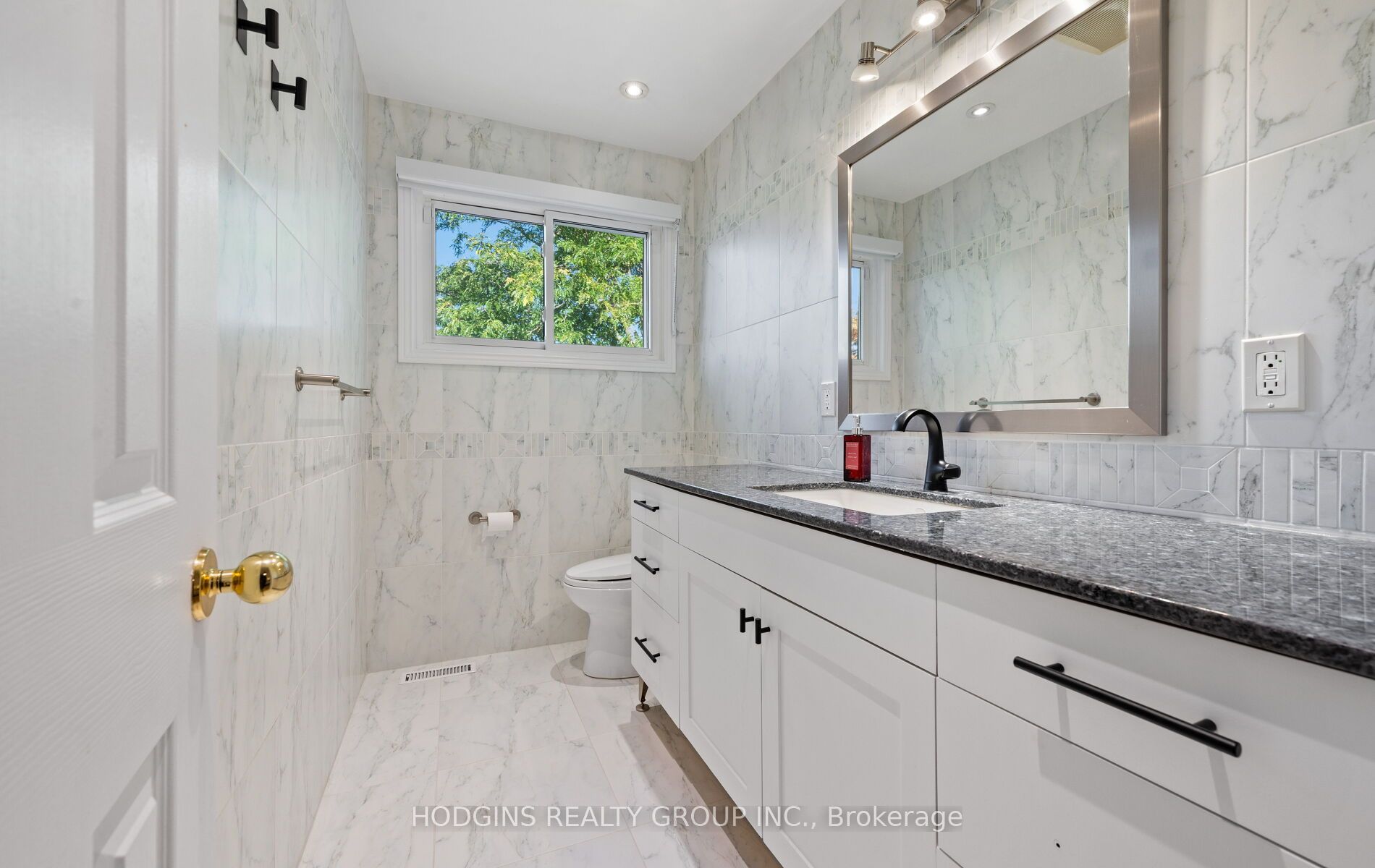 1726 Sherwood Forrest Circle Property Photo 30