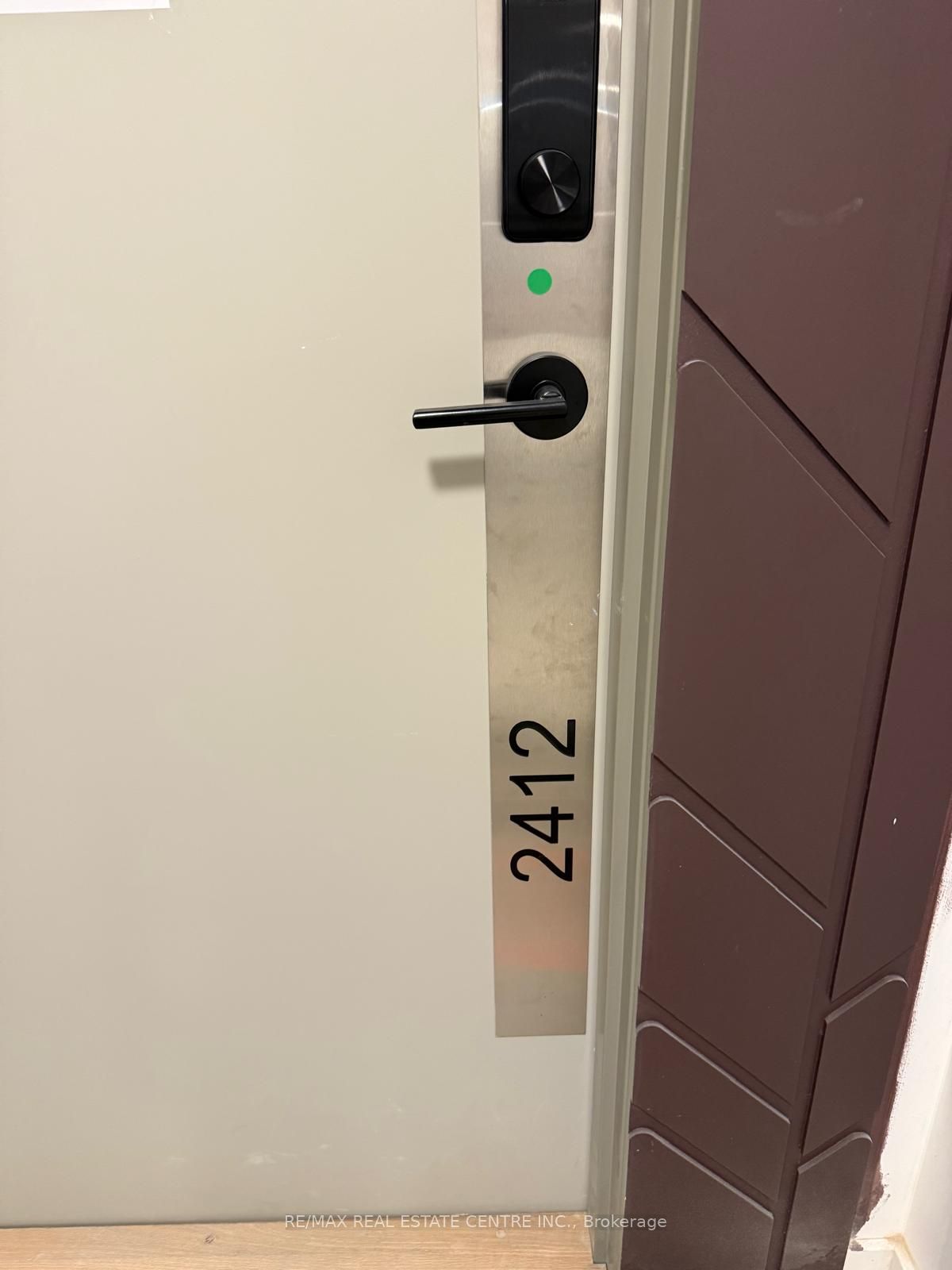 5105 Hurontario Street S 2412 Property Photo 2