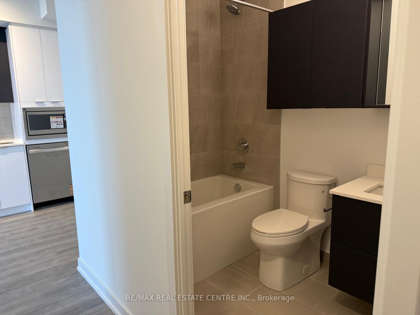 5105 Hurontario Street S 2412 Property Photo 5