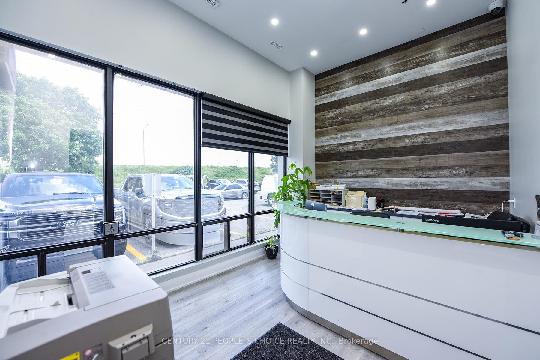 7956 Torbram Road 18 Property Photo 3