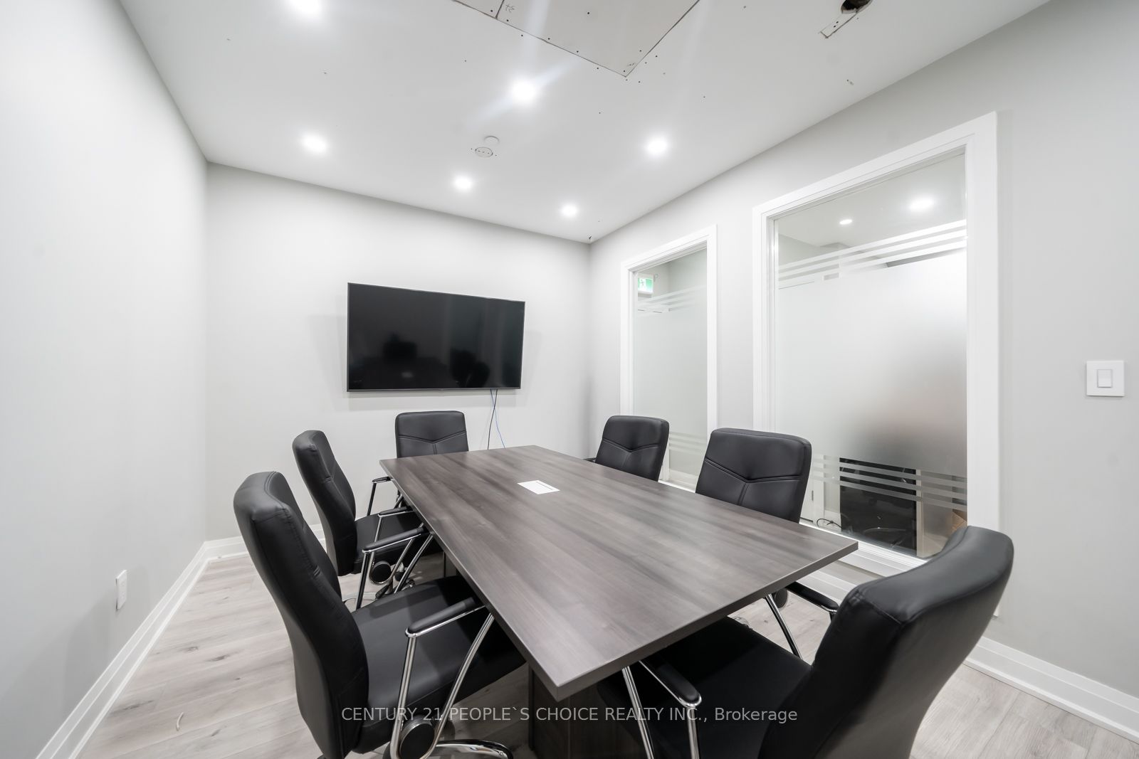 7956 Torbram Road 18 Property Photo 5