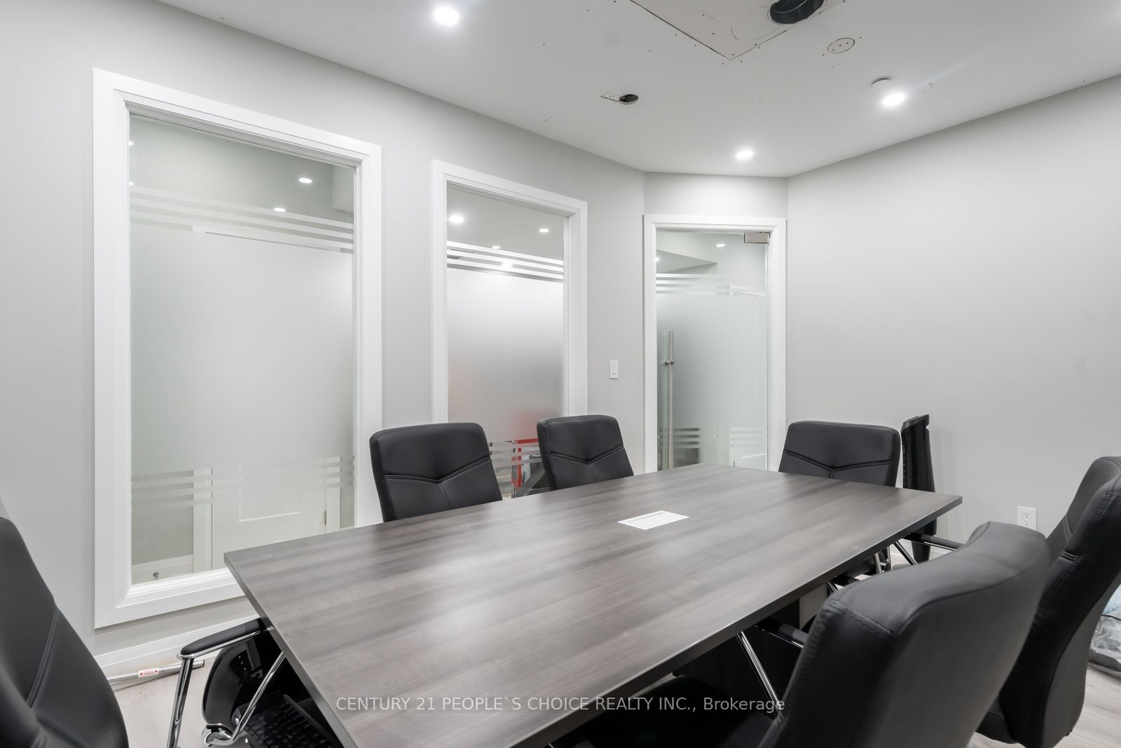 7956 Torbram Road 18 Property Photo 6