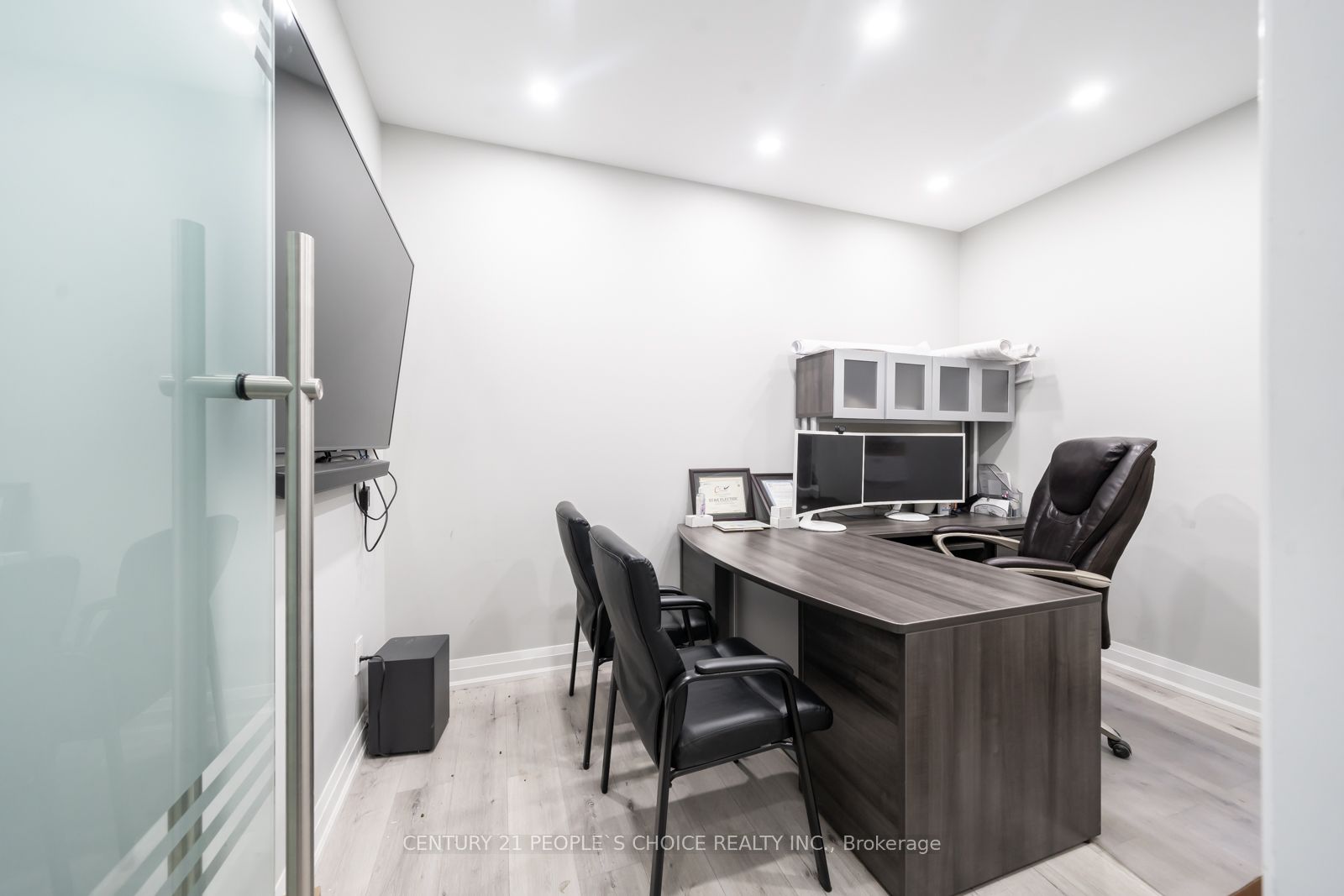 7956 Torbram Road 18 Property Photo 8