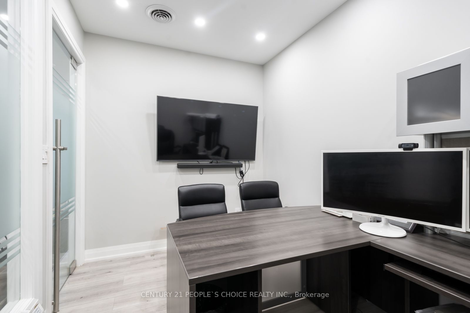 7956 Torbram Road 18 Property Photo 12