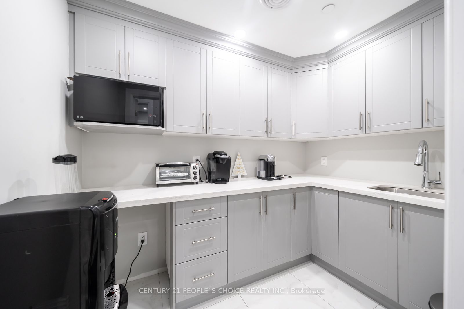 7956 Torbram Road 18 Property Photo 15