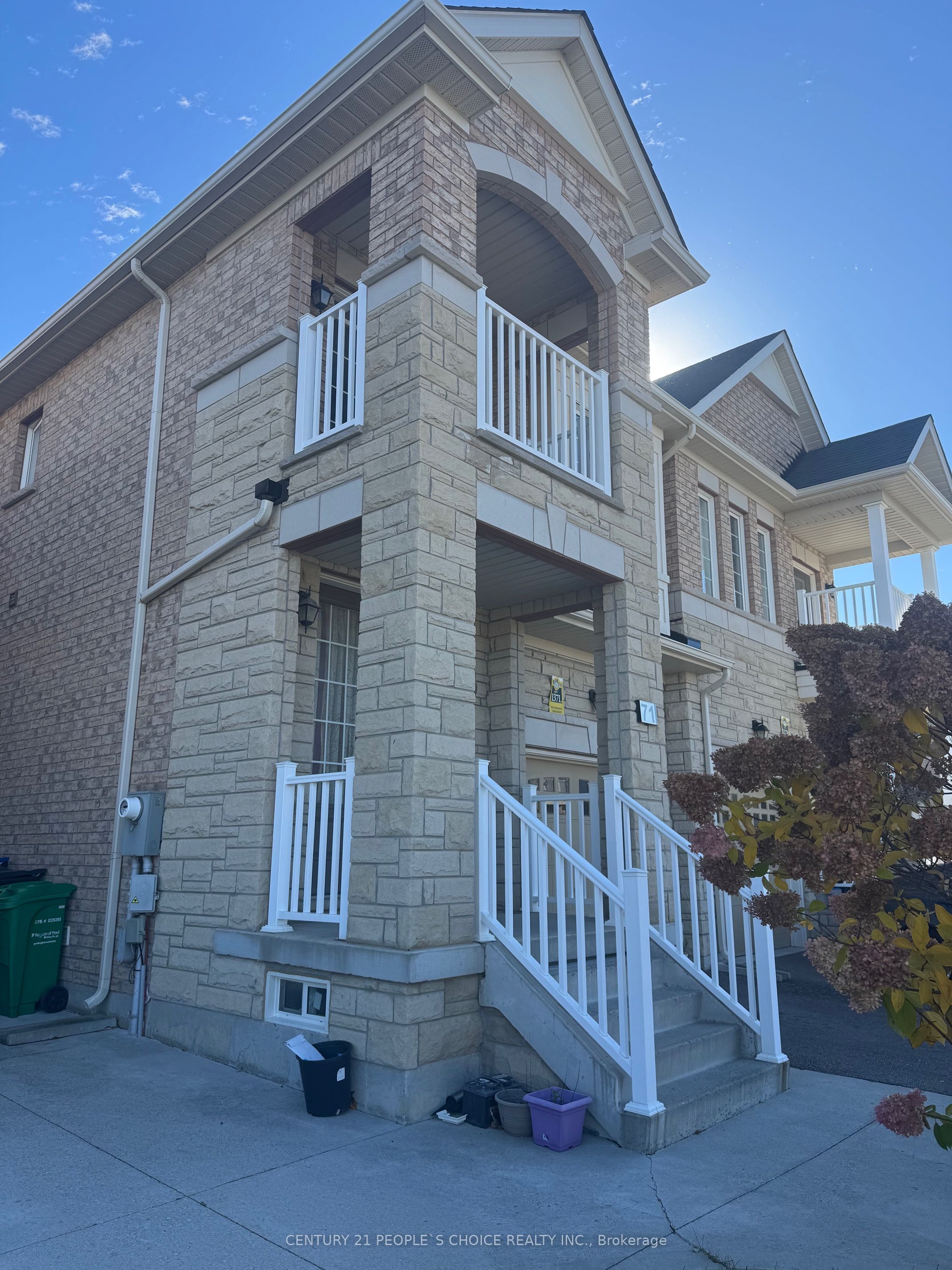 71 Buchanan Crescent Upper Property Photo 2