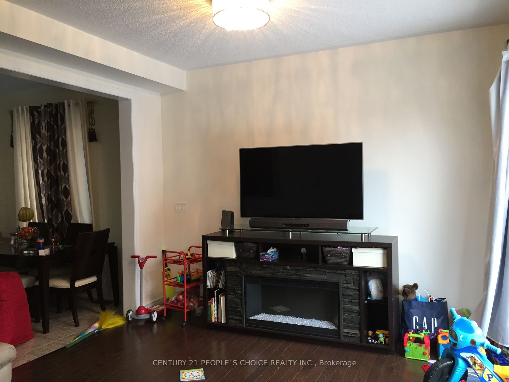 71 Buchanan Crescent Upper Property Photo 4