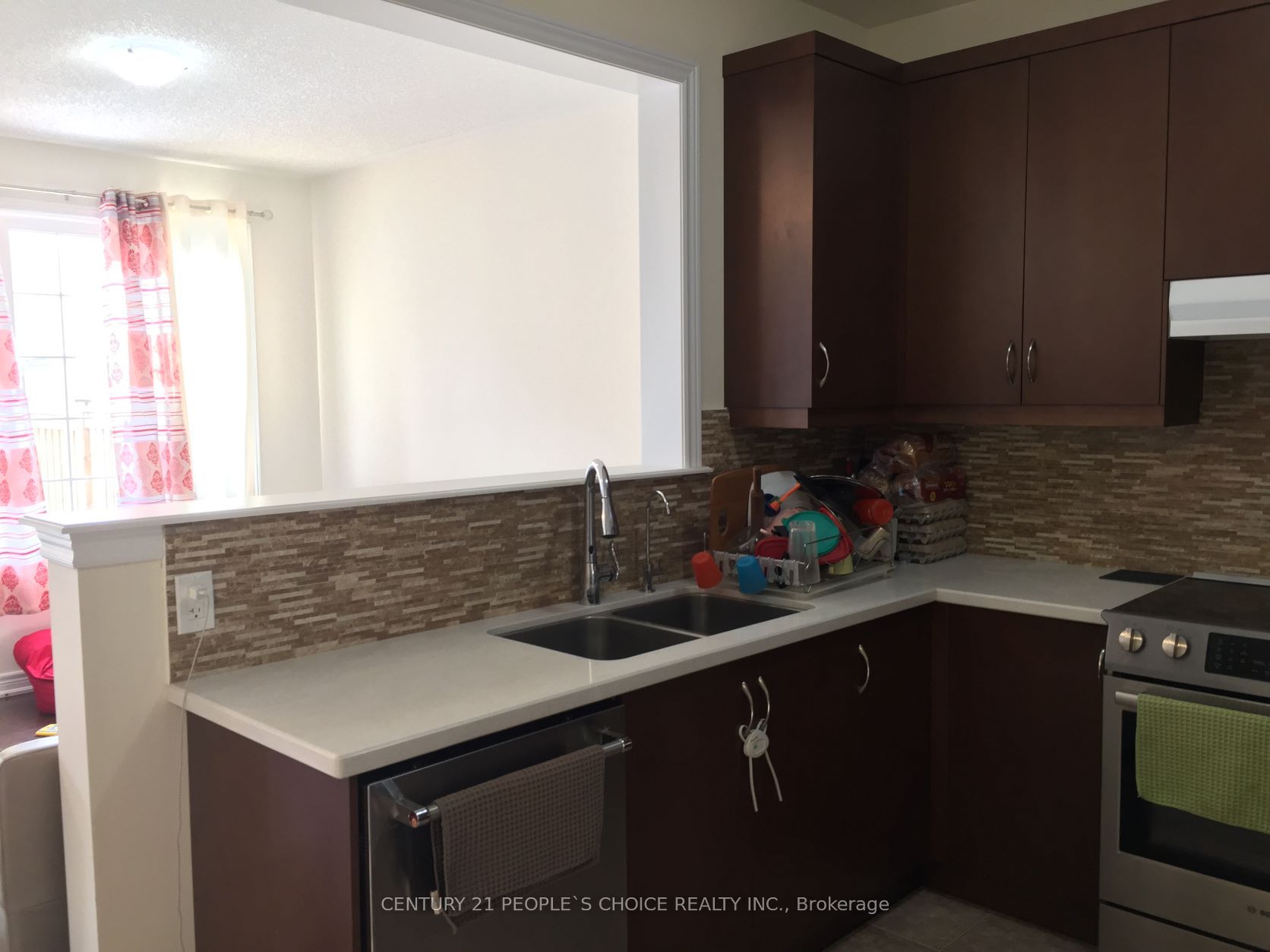 71 Buchanan Crescent Upper Property Photo 10