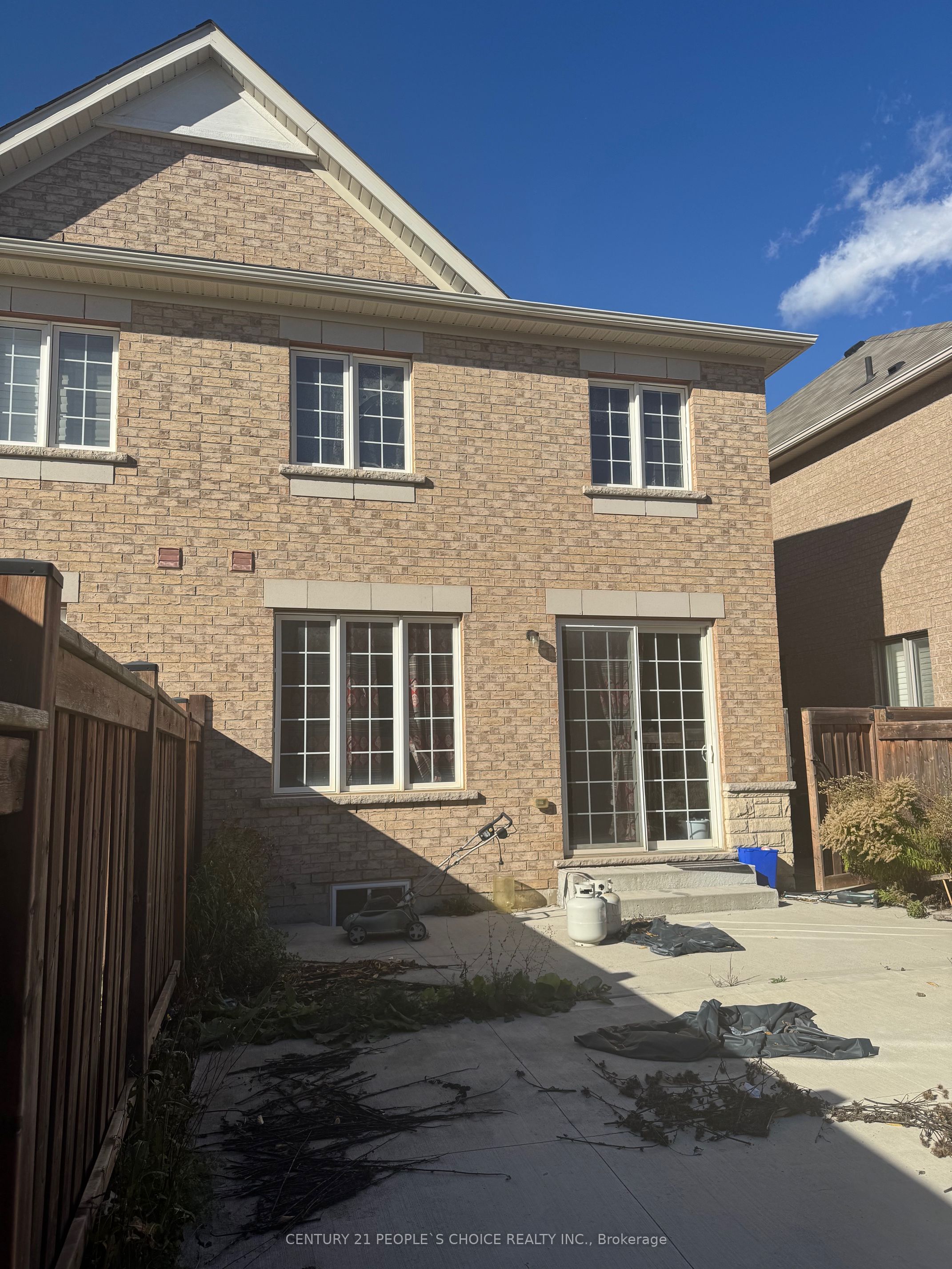 71 Buchanan Crescent Upper Property Photo 21