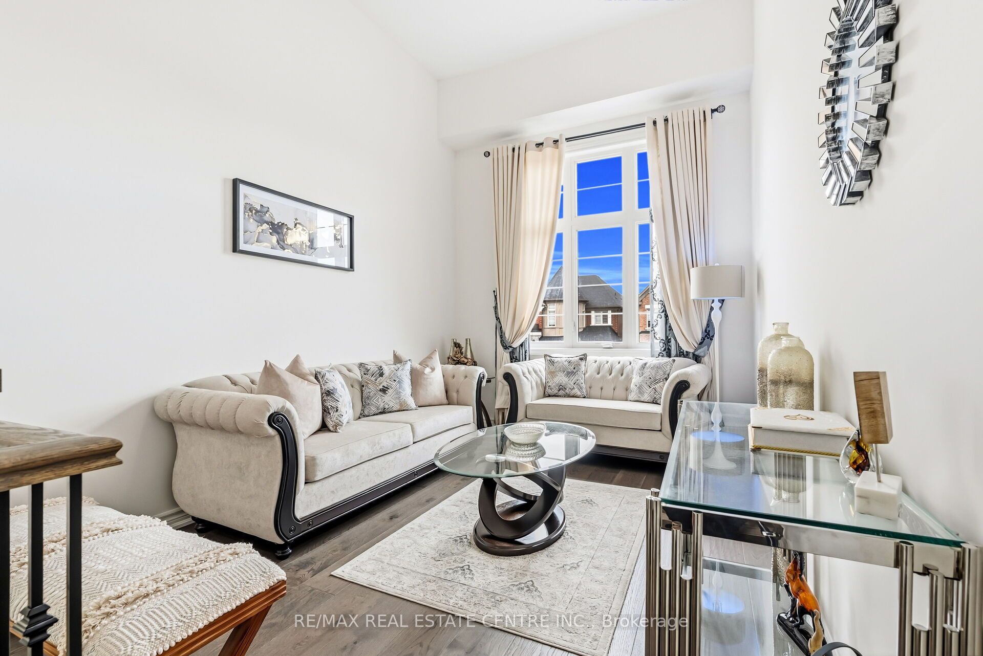 488 Parent Place Property Photo 5