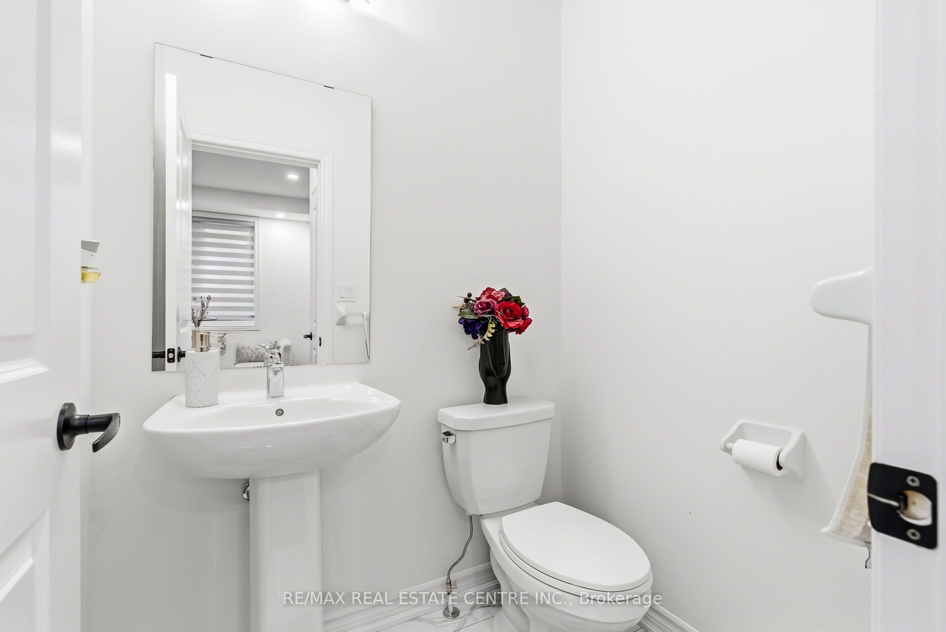 488 Parent Place Property Photo 21