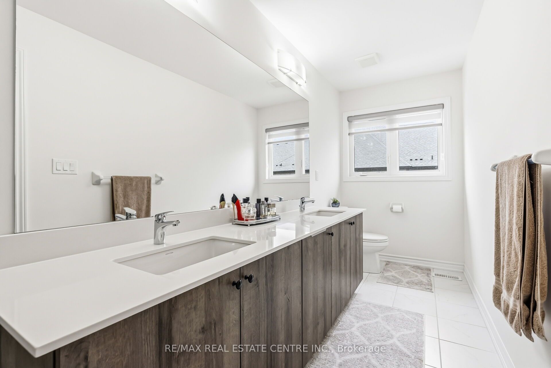 488 Parent Place Property Photo 26