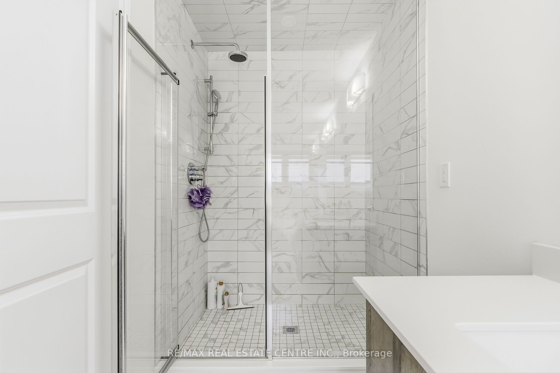 488 Parent Place Property Photo 27