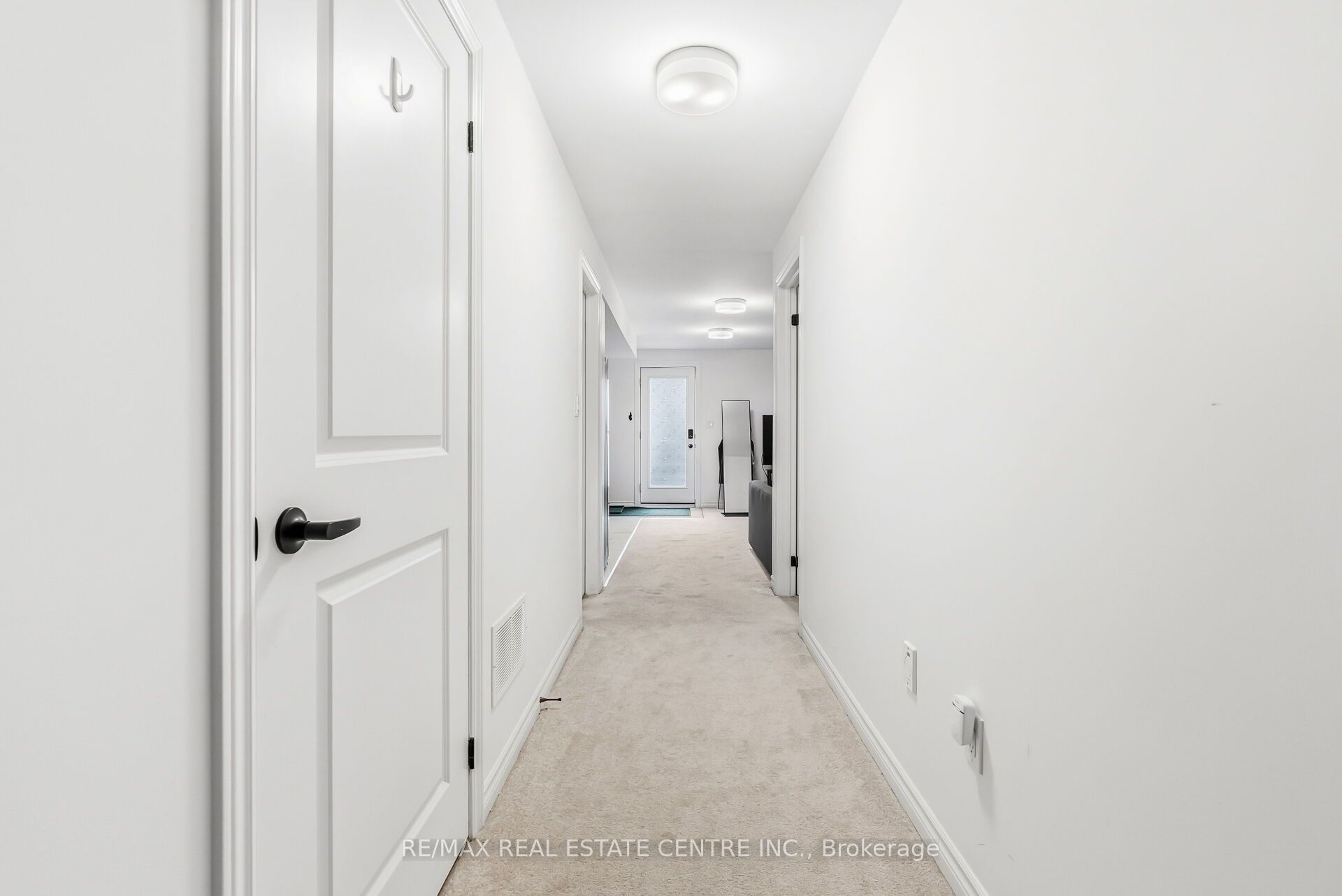 488 Parent Place Property Photo 34