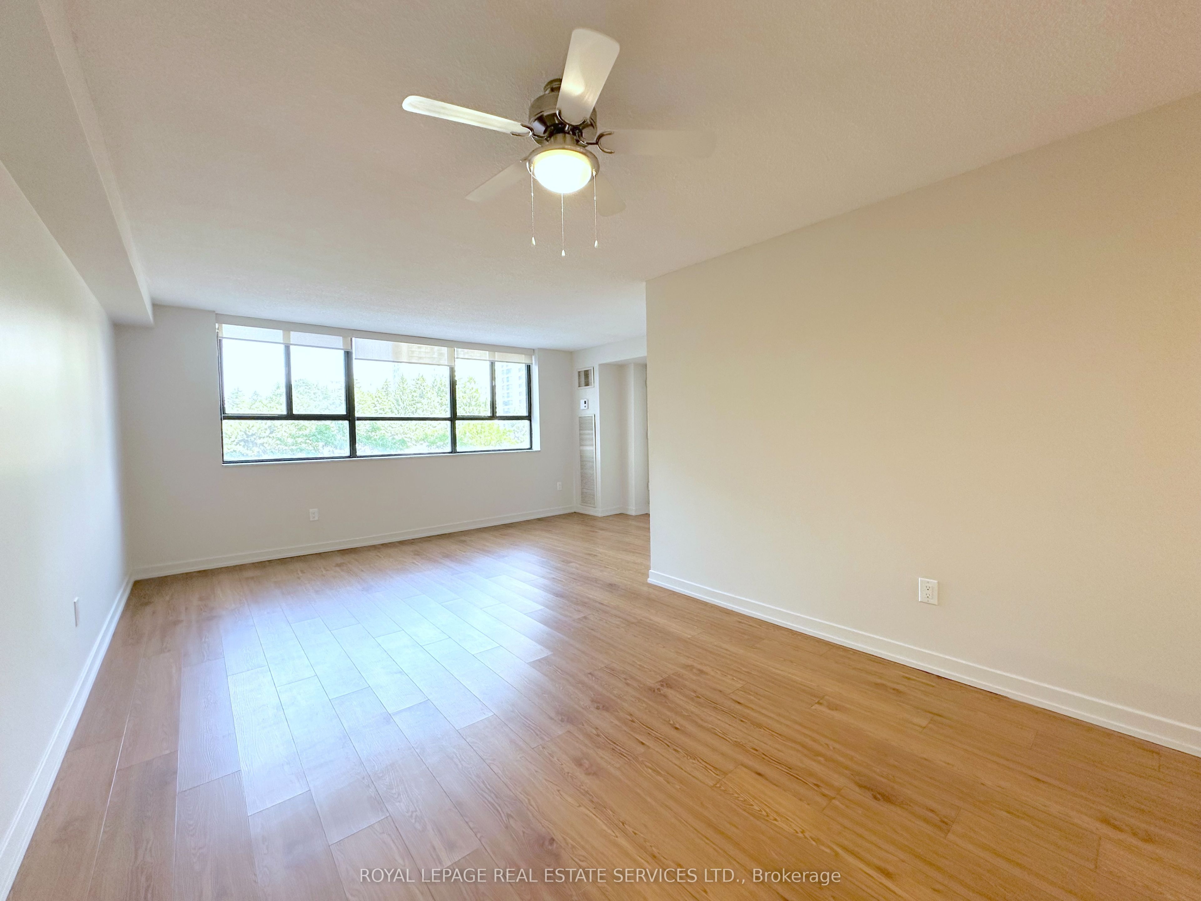 190 Clark Blvd Property Photo 6