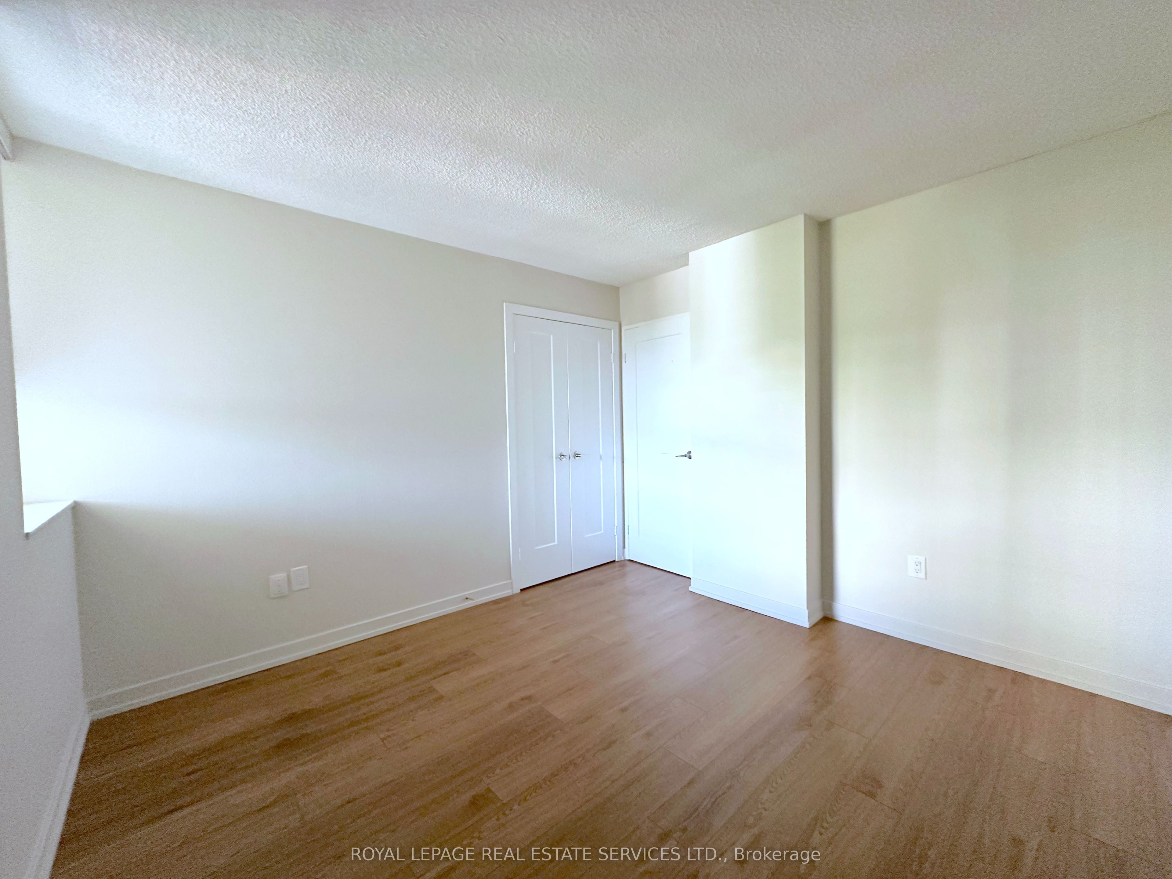 190 Clark Blvd Property Photo 9