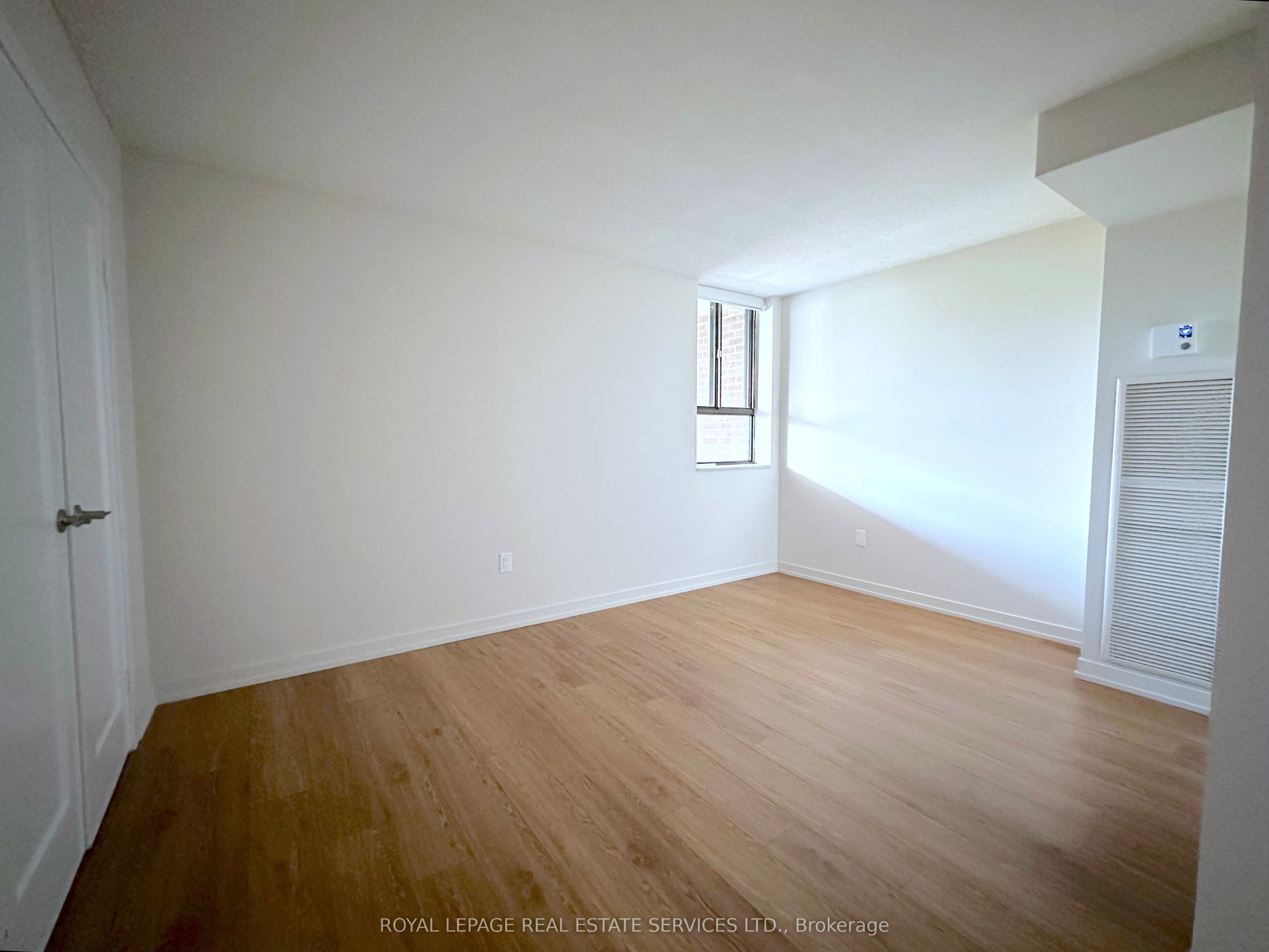 190 Clark Blvd Property Photo 10