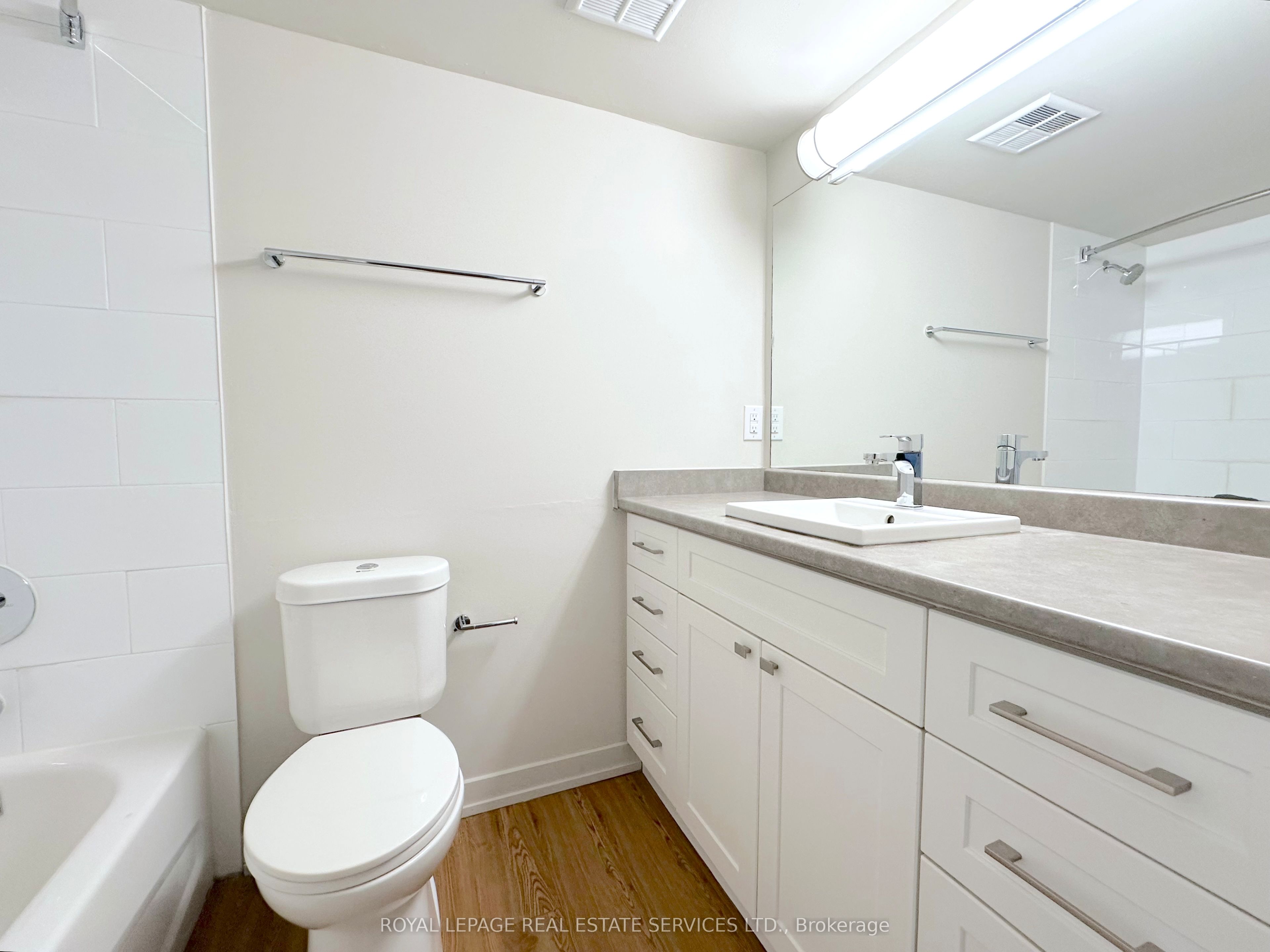 190 Clark Blvd Property Photo 15