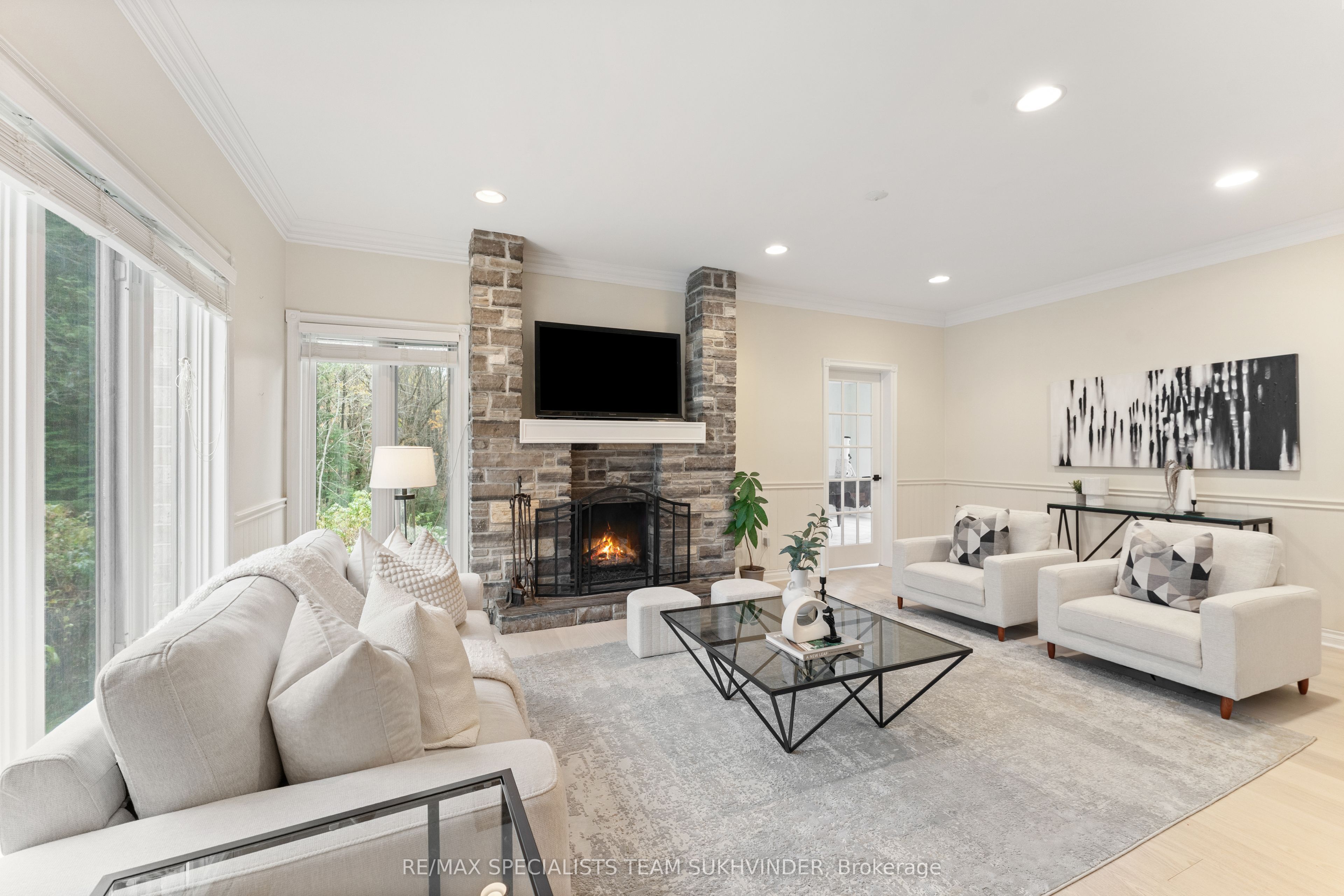 15 Country Lane Drive Property Photo 13