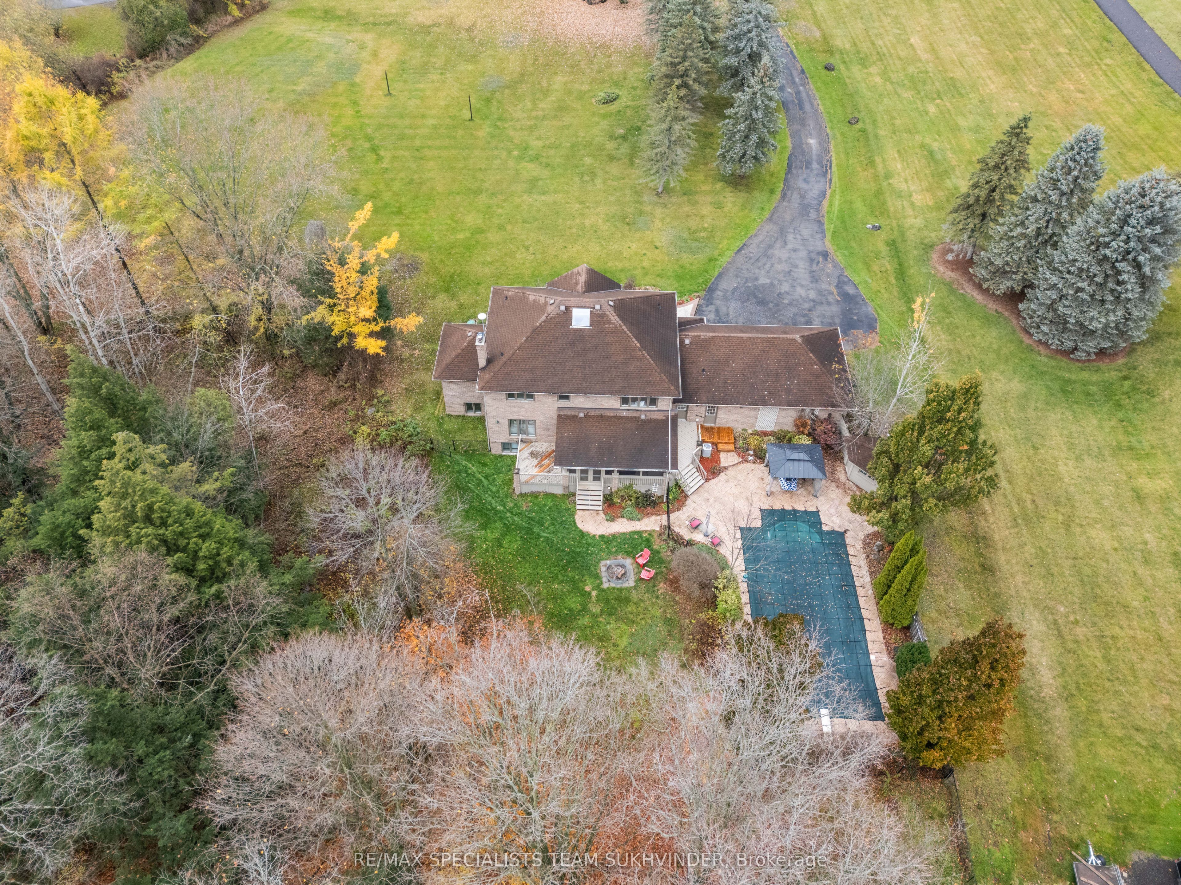 15 Country Lane Drive Property Photo 40